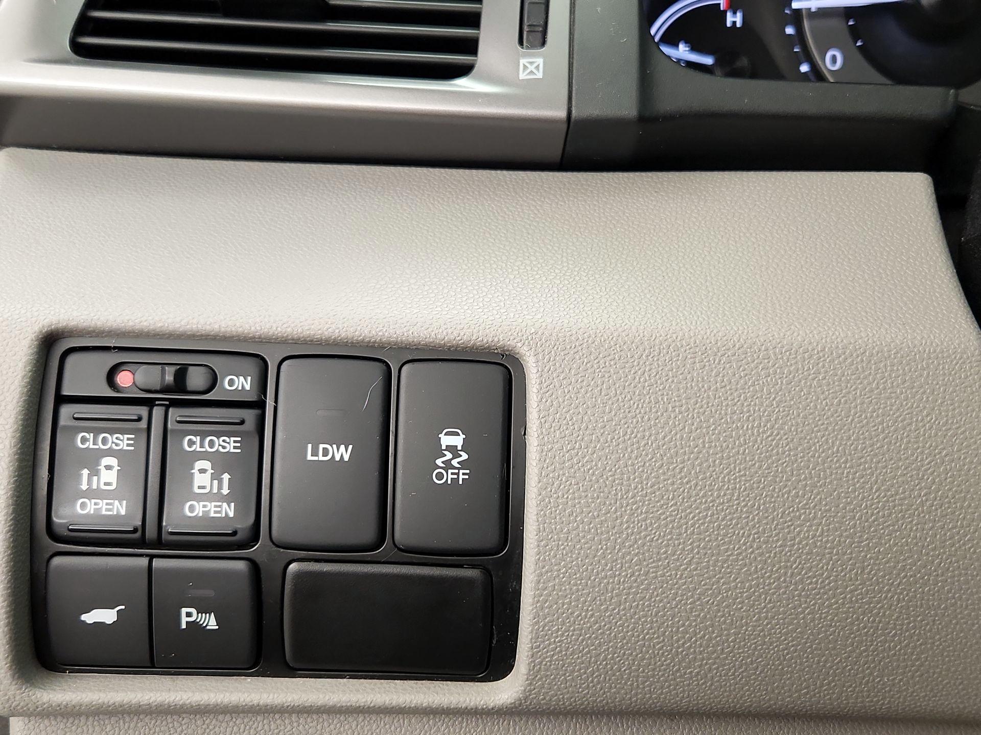 Thumbnail: 2014 Honda Odyssey - 13