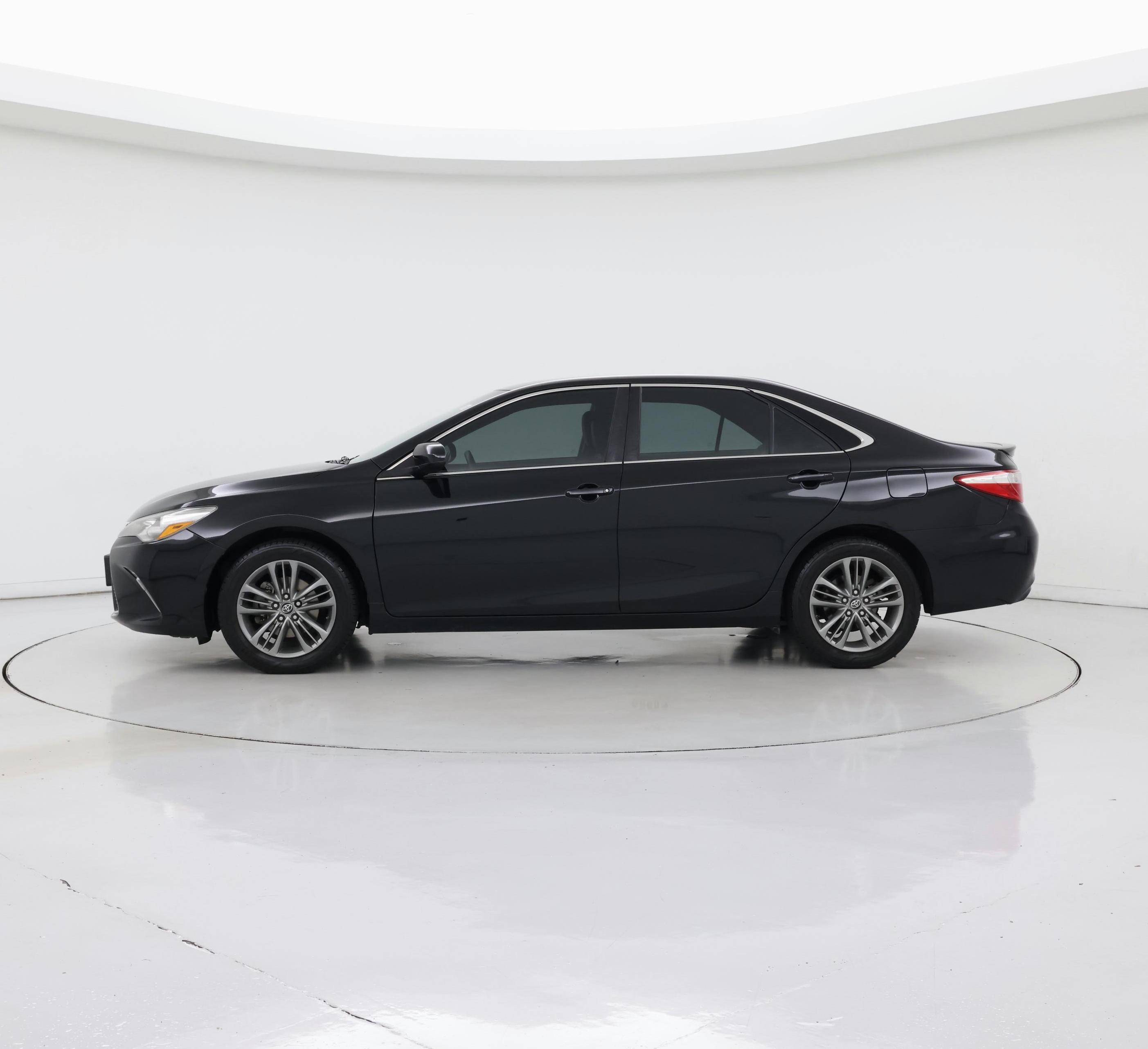 Thumbnail: 2017 Toyota Camry - 3