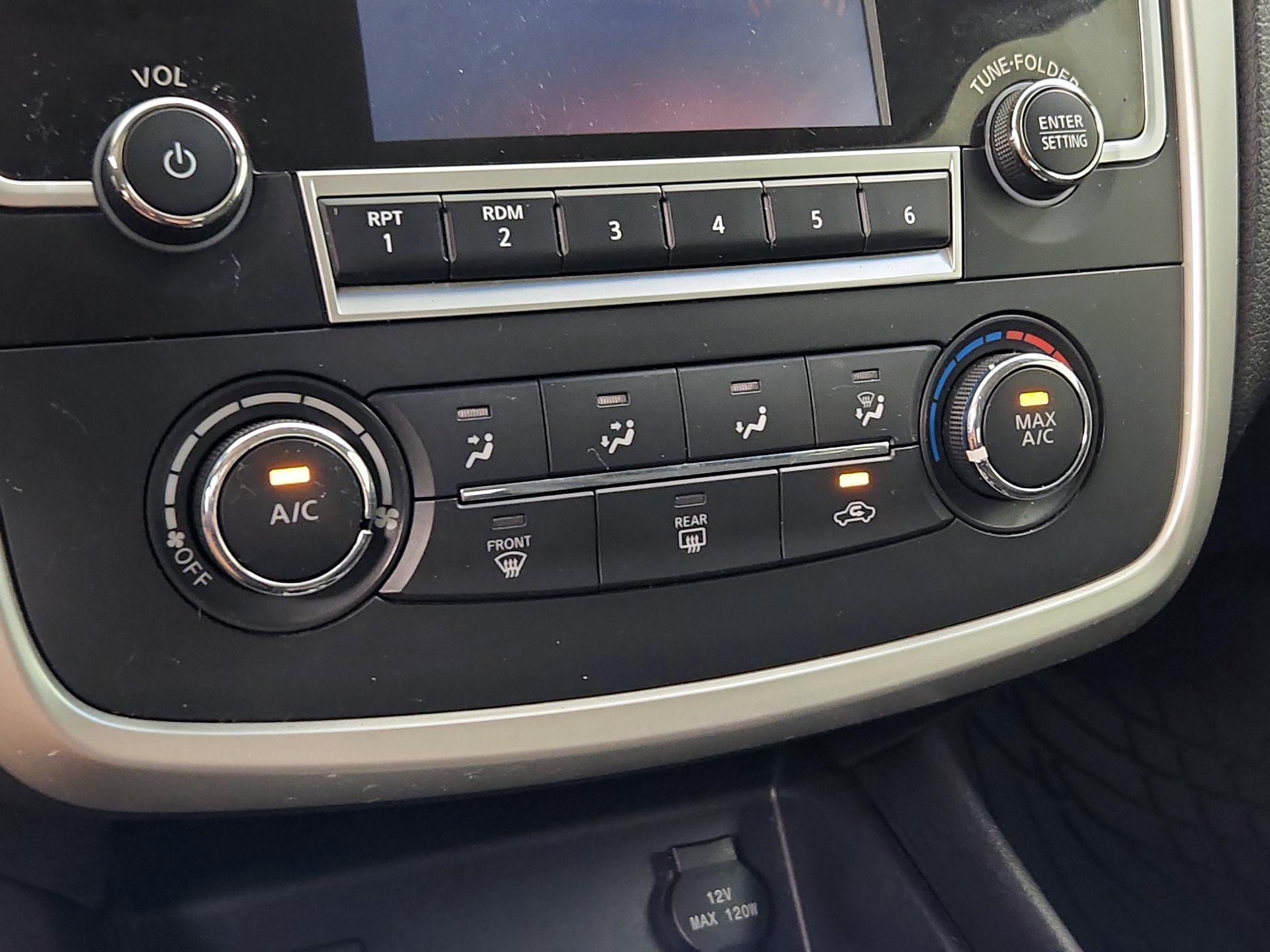 Thumbnail: 2018 Nissan Altima - 16