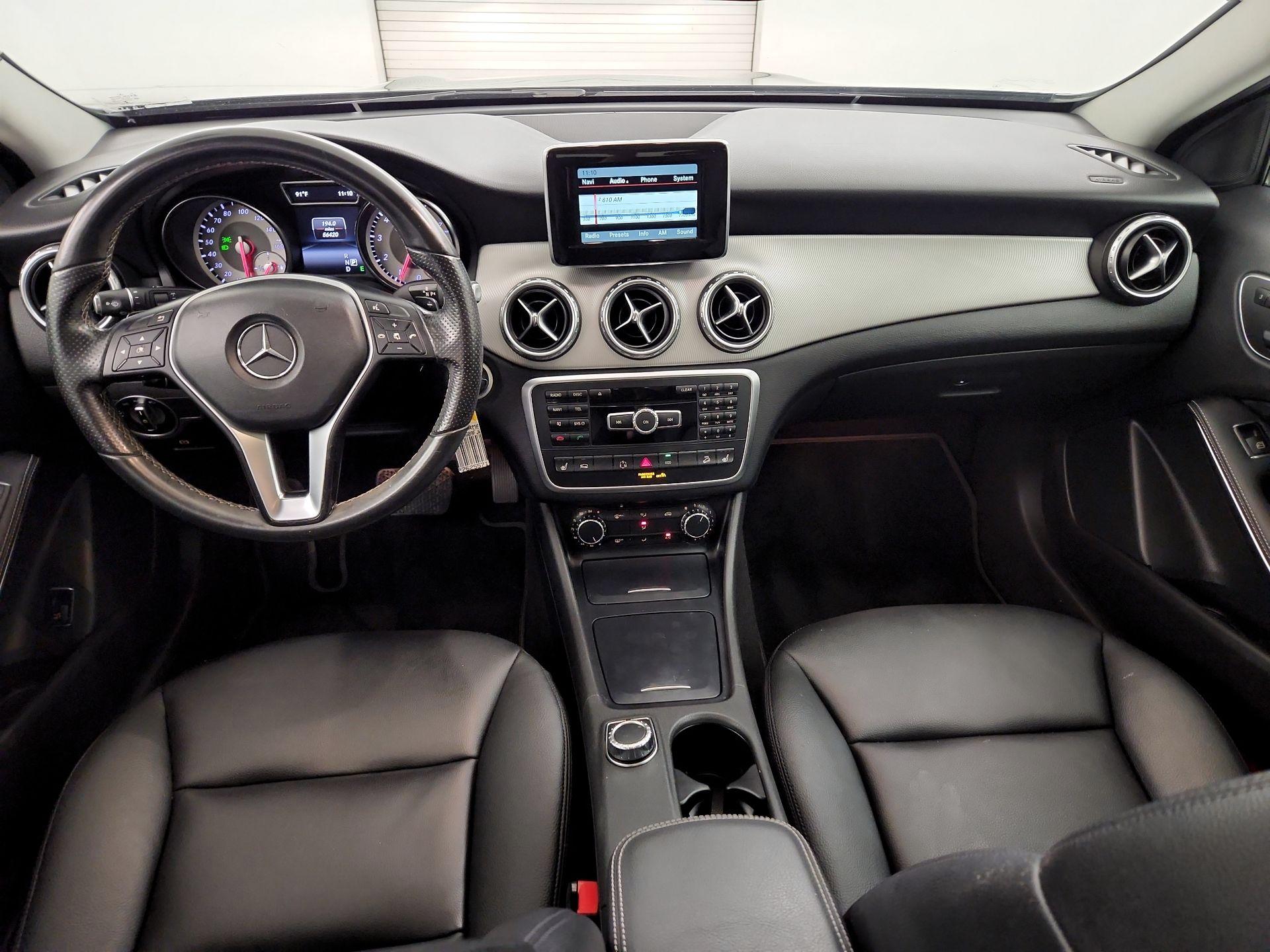 Thumbnail: 2015 Mercedes-Benz GLA - 9