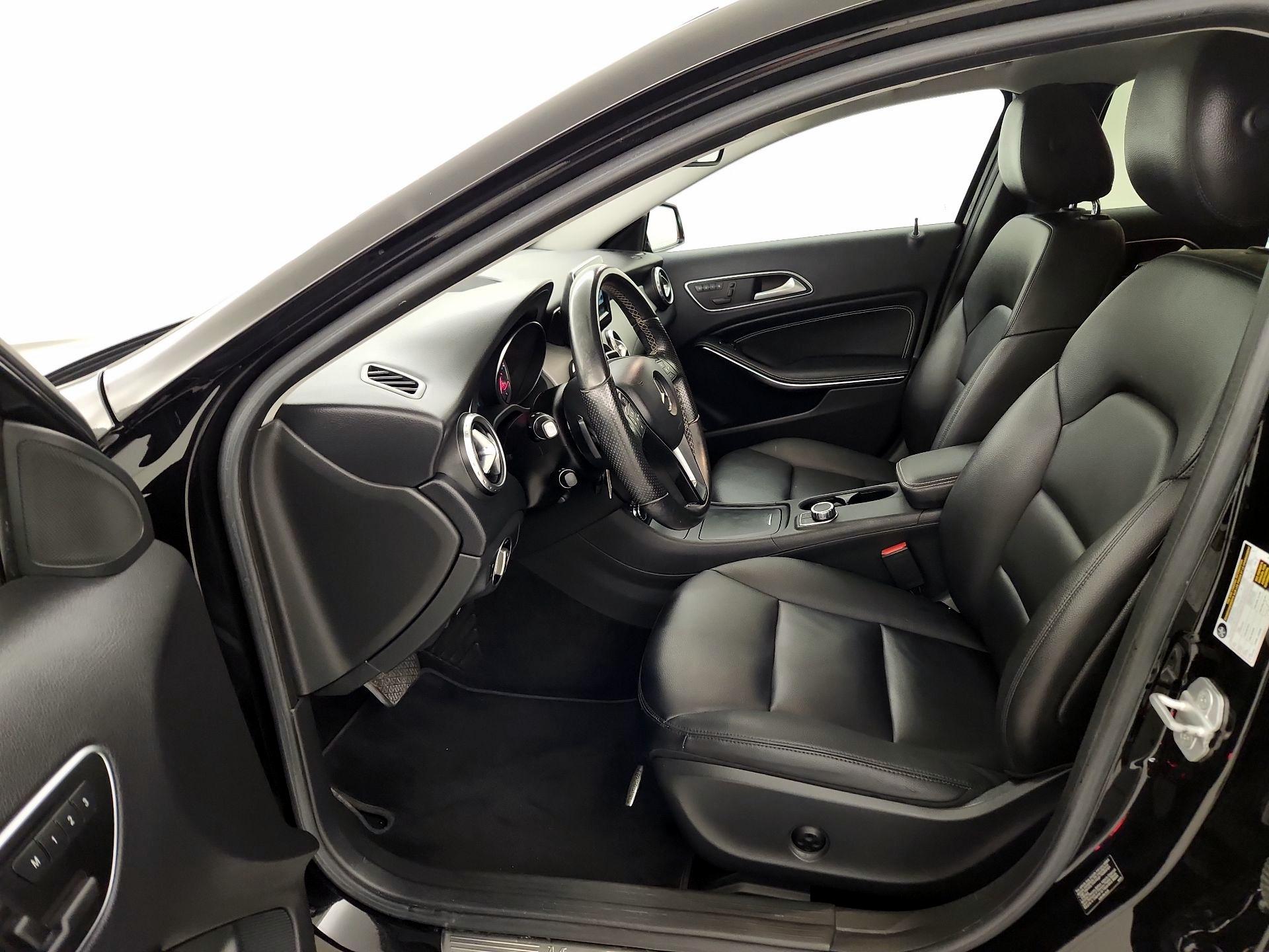 Thumbnail: 2015 Mercedes-Benz GLA - 11