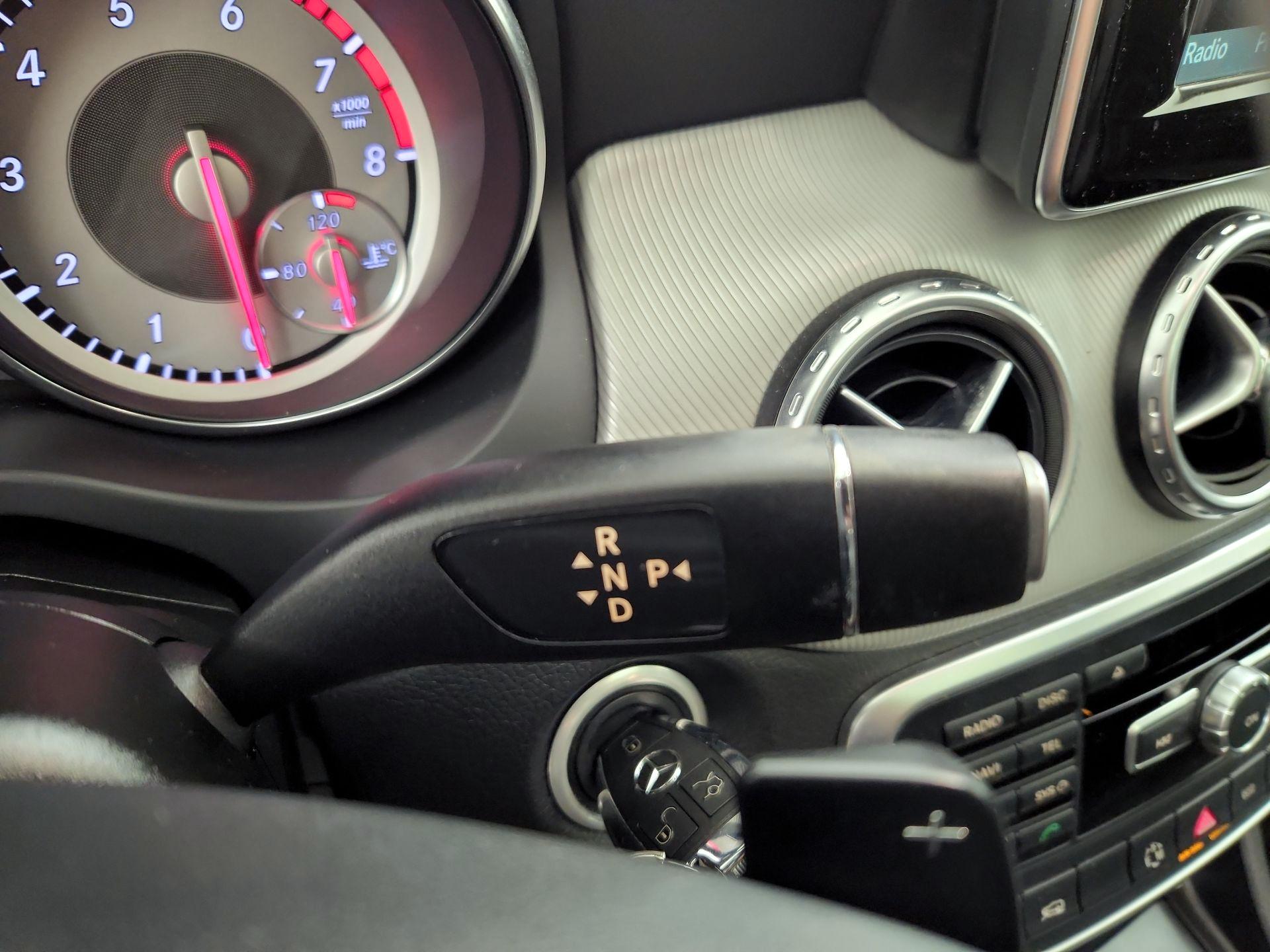 Thumbnail: 2015 Mercedes-Benz GLA - 17