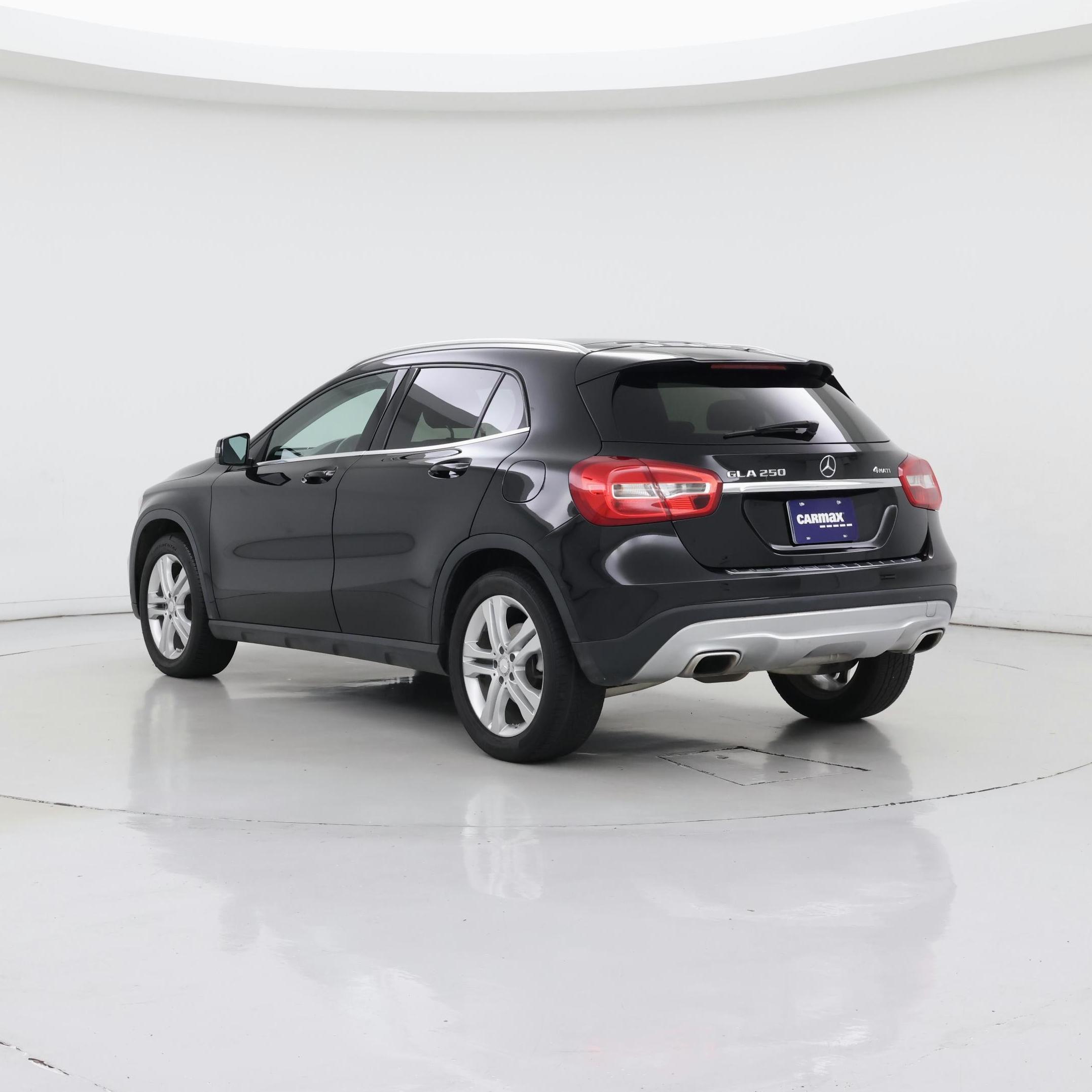 Thumbnail: 2015 Mercedes-Benz GLA - 2