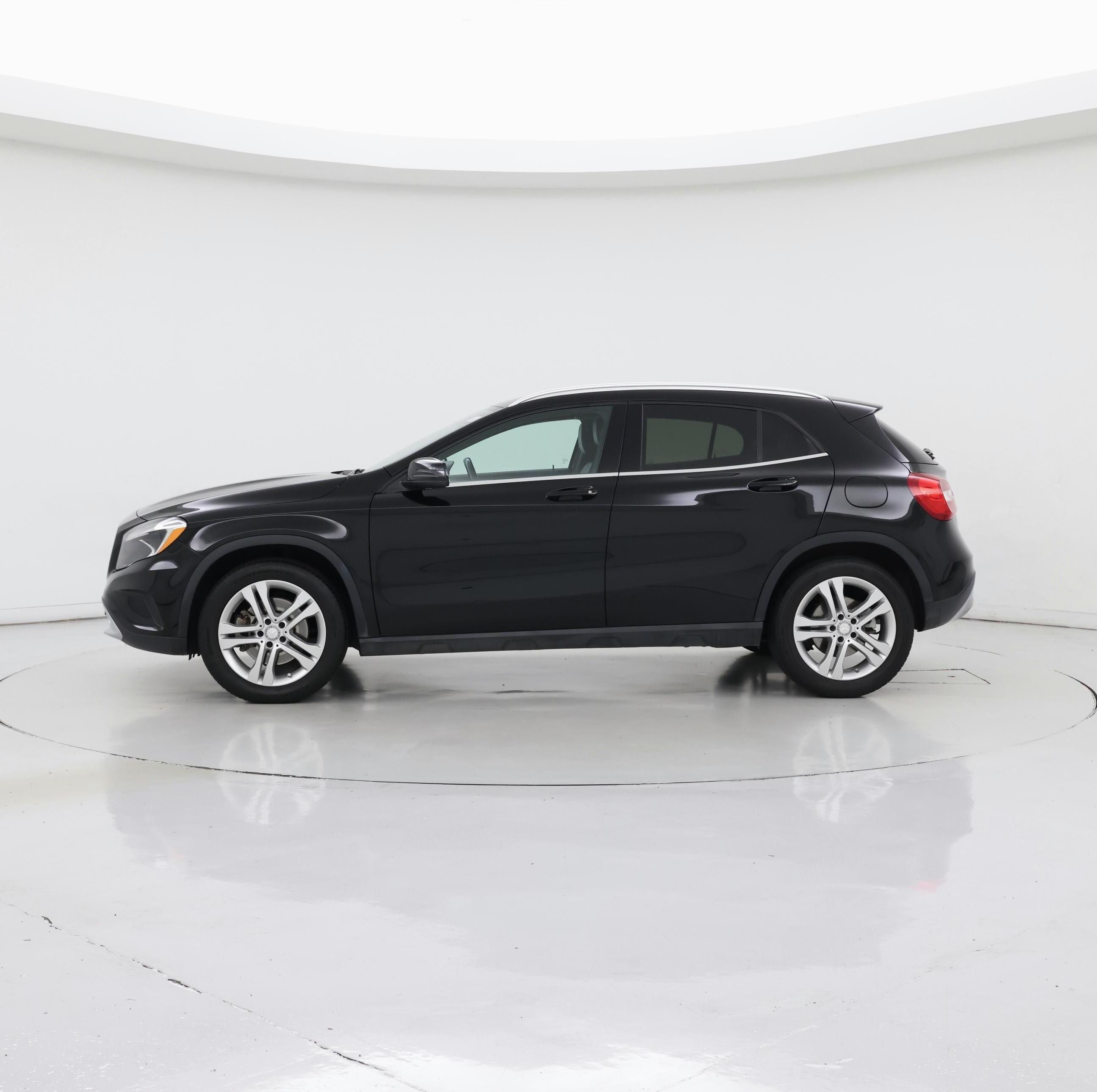 Thumbnail: 2015 Mercedes-Benz GLA - 3