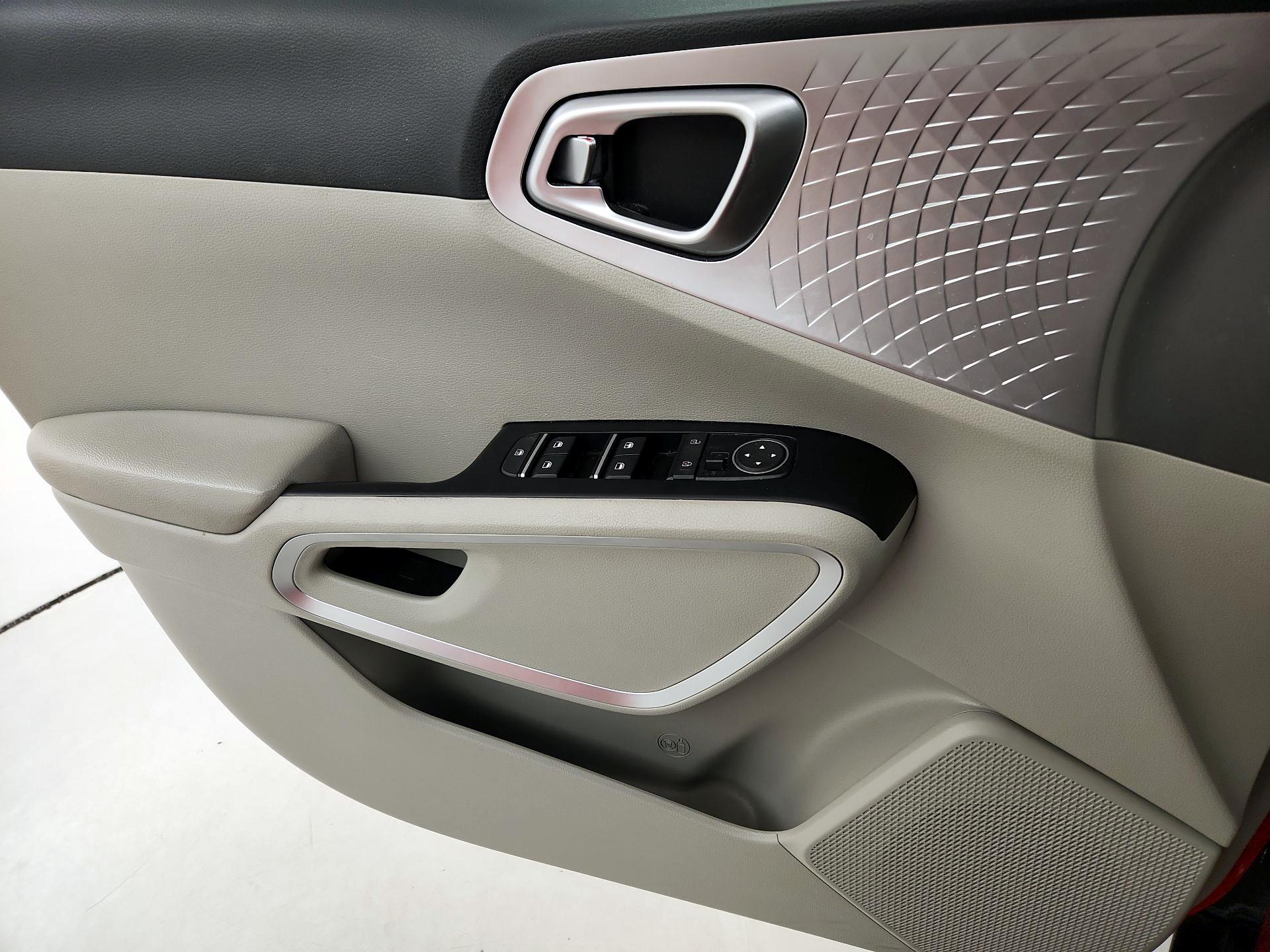 Thumbnail: 2021 Kia Soul - 12