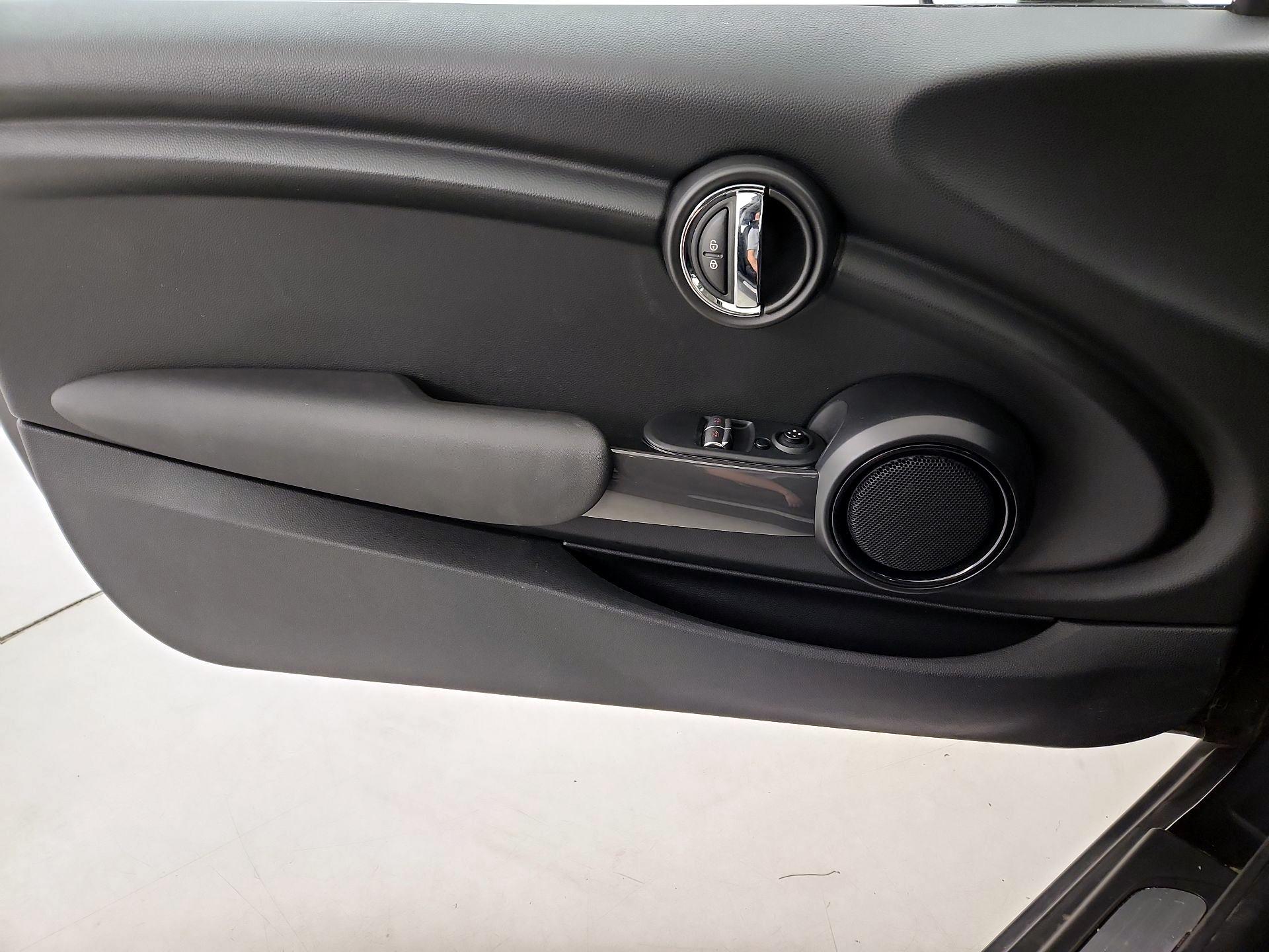 Thumbnail: 2019 MINI Cooper Hardtop - 12