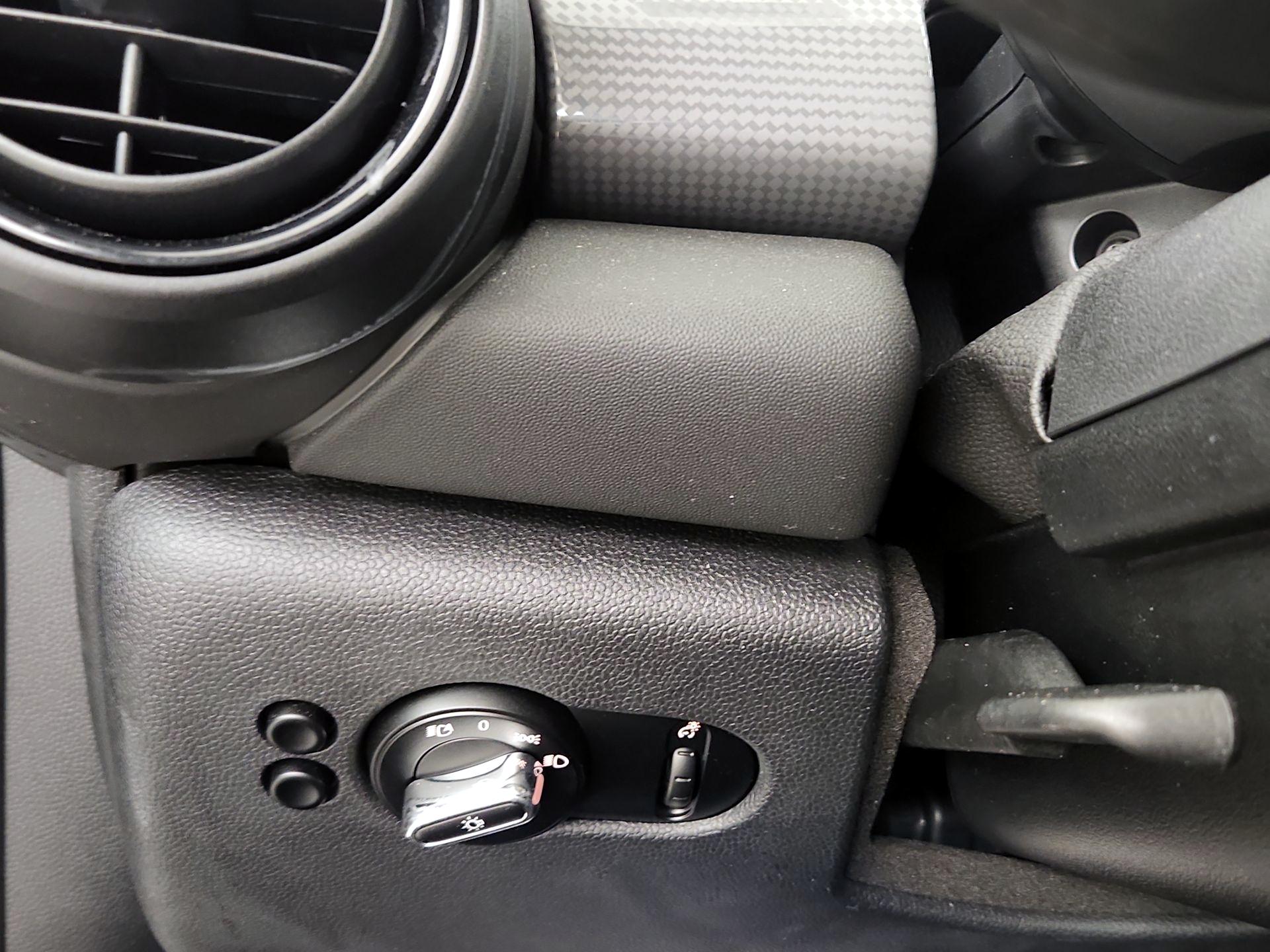 Thumbnail: 2019 MINI Cooper Hardtop - 13