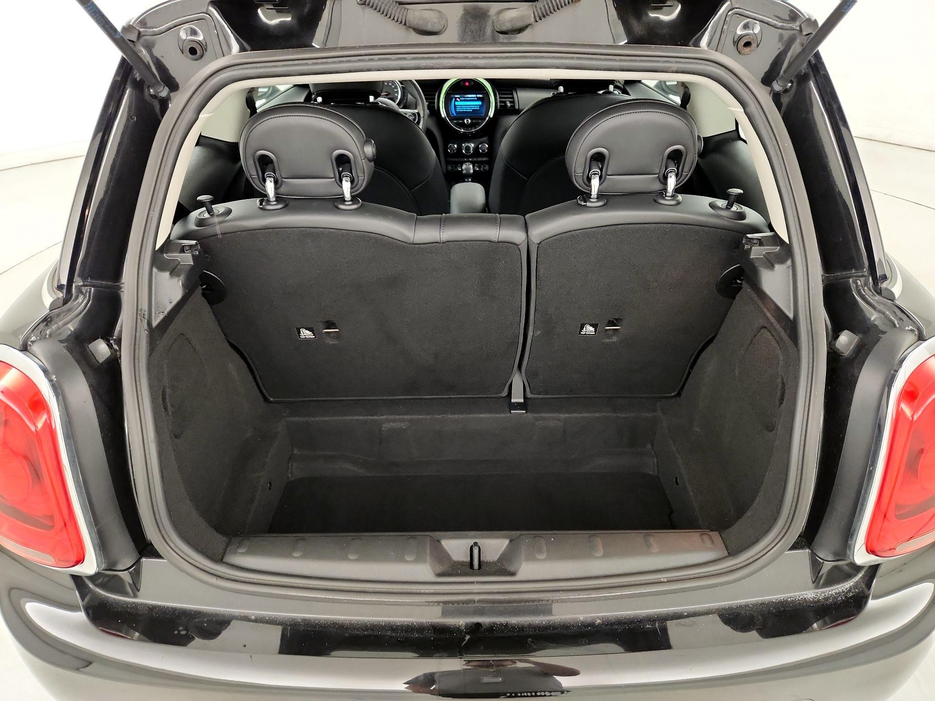 Thumbnail: 2019 MINI Cooper Hardtop - 20