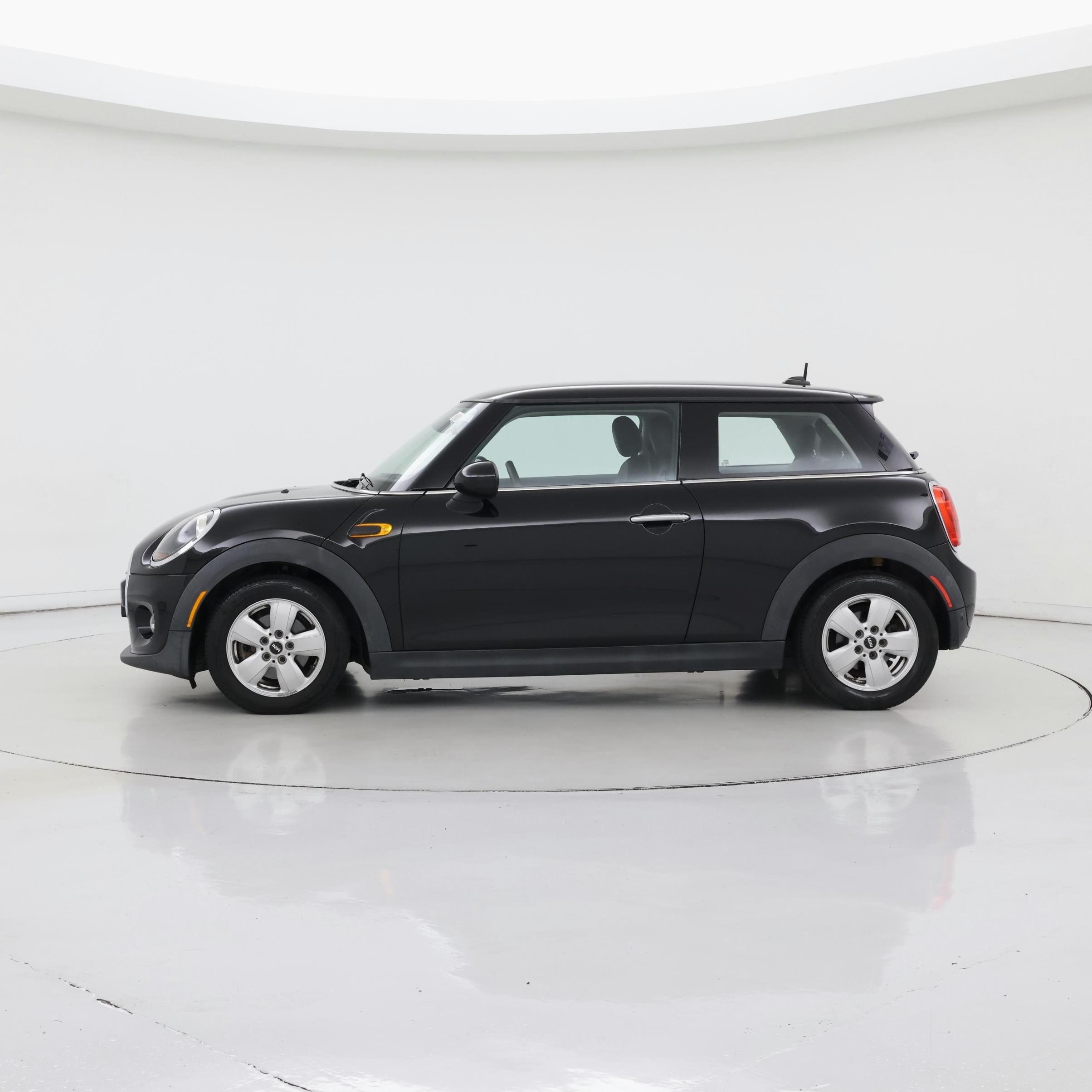 Thumbnail: 2019 MINI Cooper Hardtop - 3
