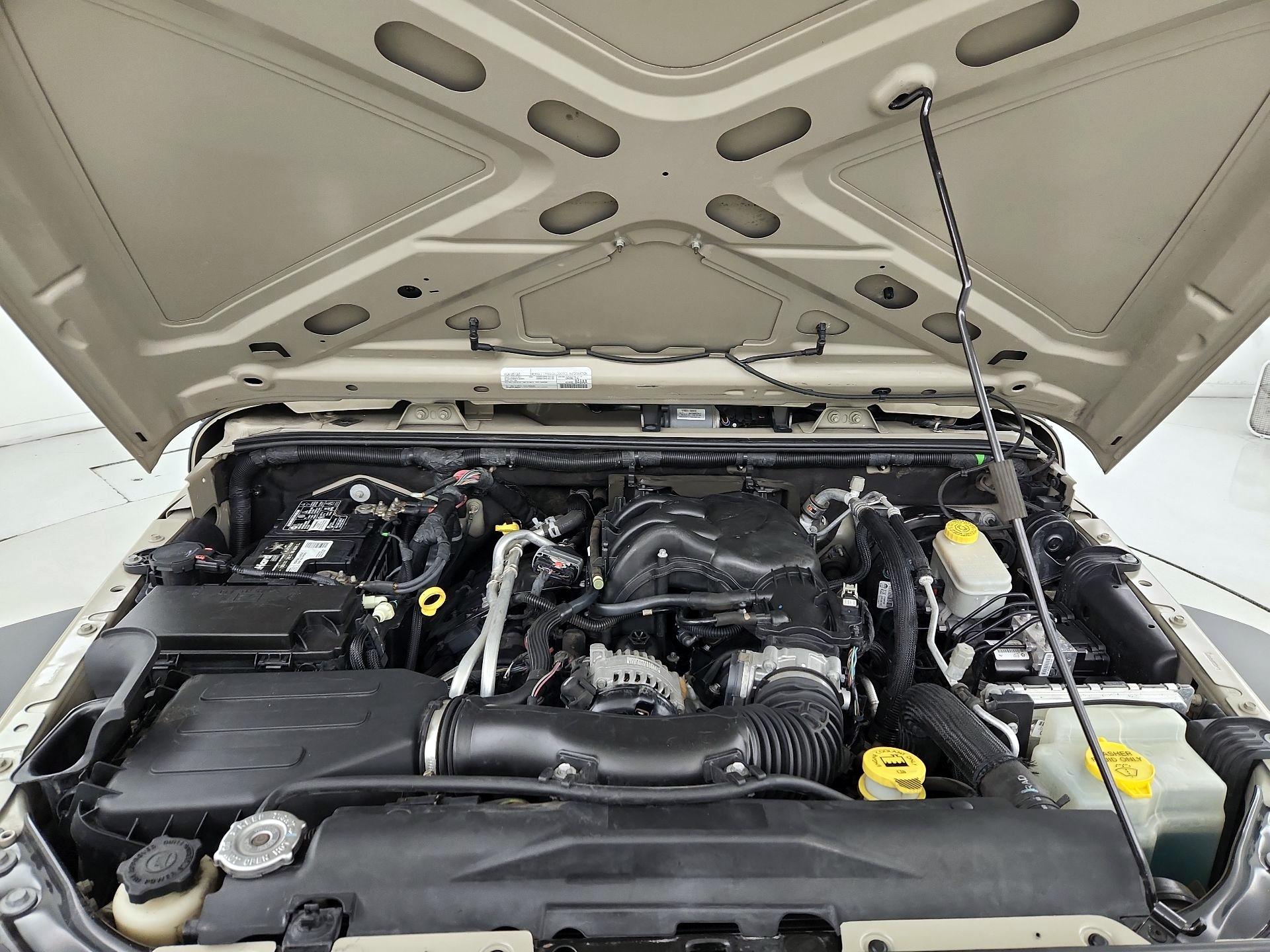 Thumbnail: 2017 Jeep Wrangler - 19