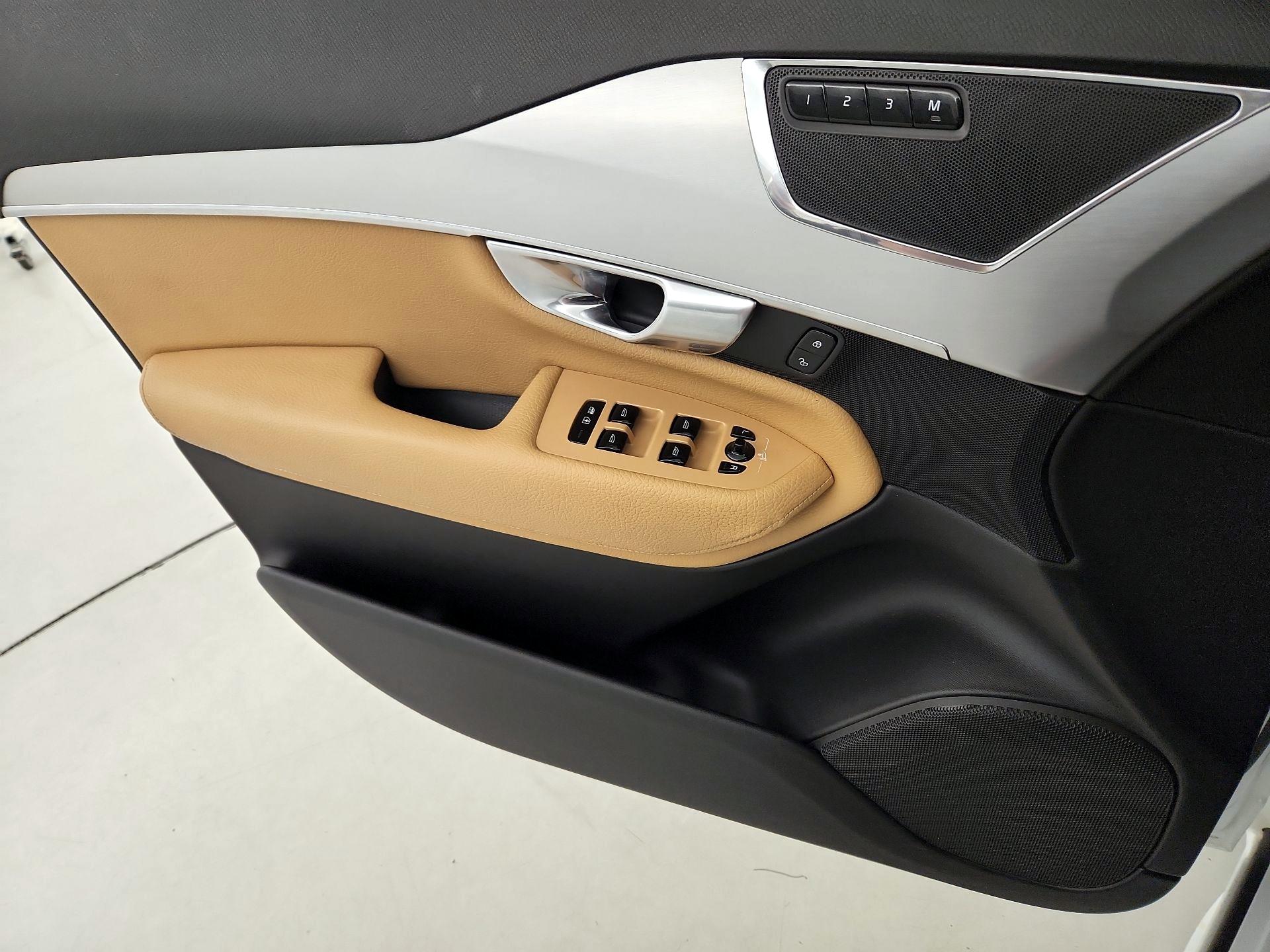 Thumbnail: 2018 Volvo XC90 - 12