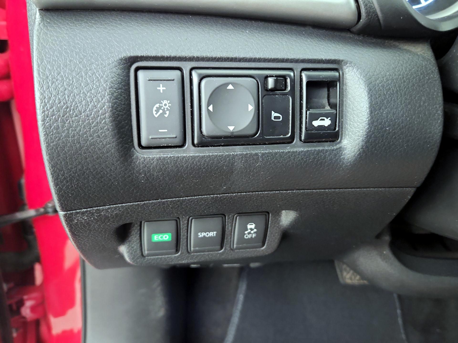 Thumbnail: 2016 Nissan Sentra - 13
