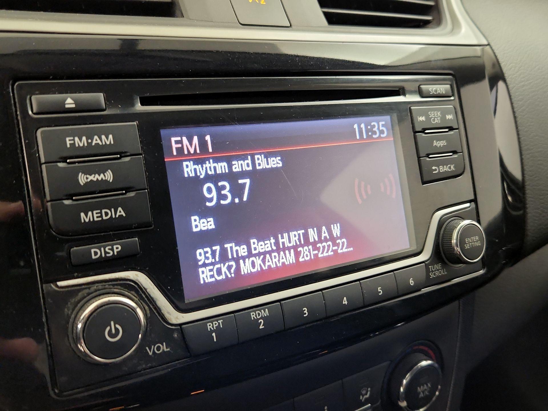 Thumbnail: 2016 Nissan Sentra - 15
