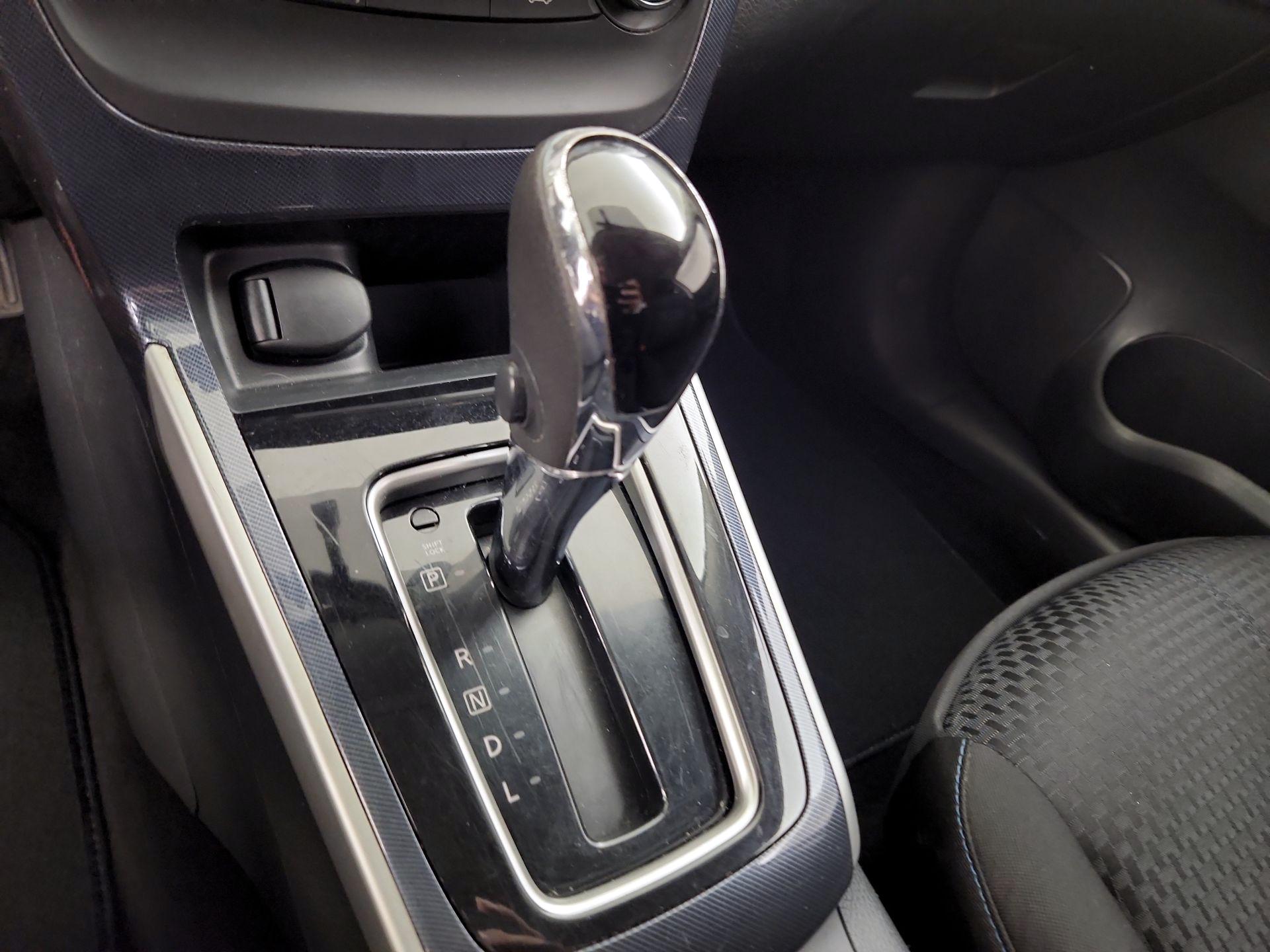 Thumbnail: 2016 Nissan Sentra - 17