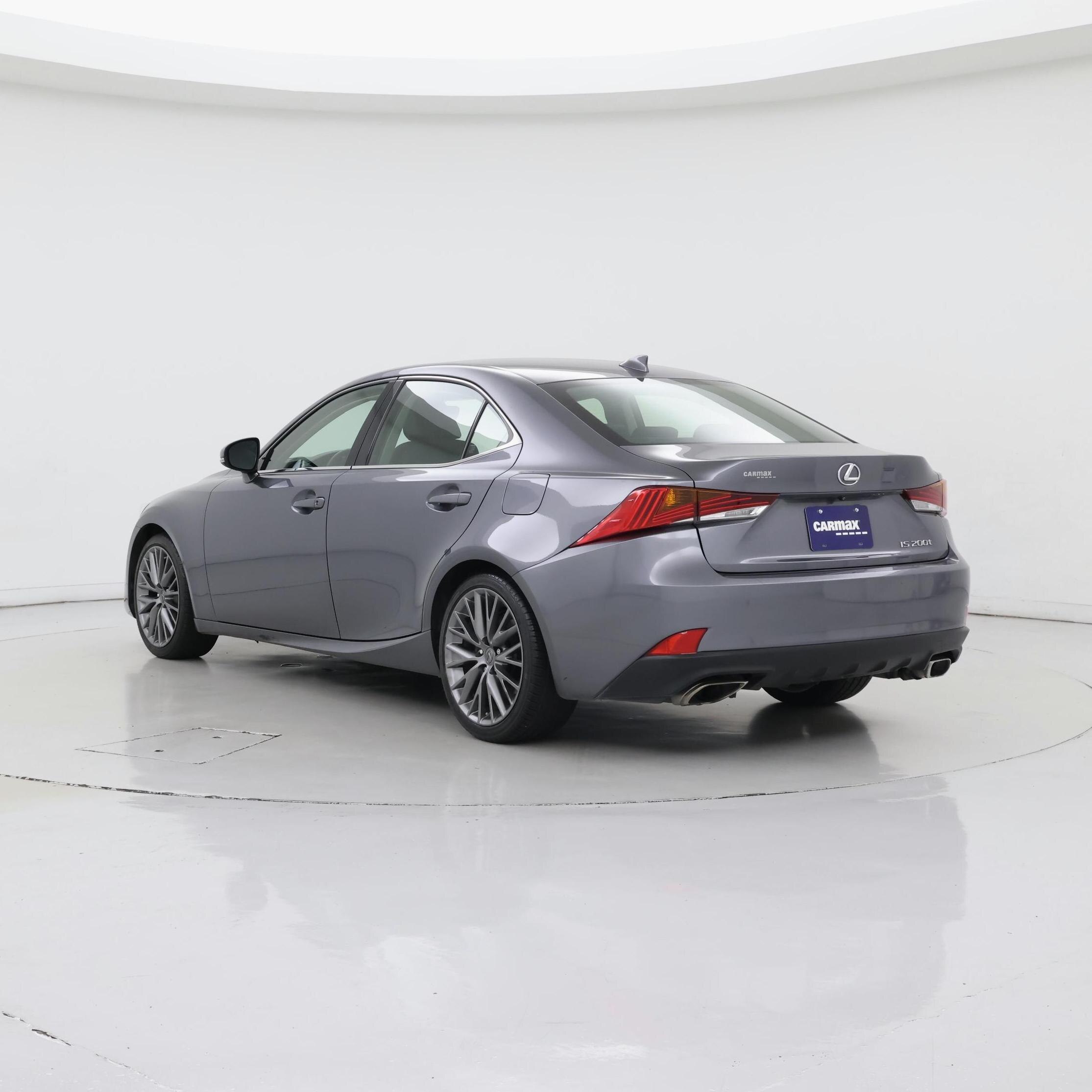 Thumbnail: 2017 Lexus IS - 2