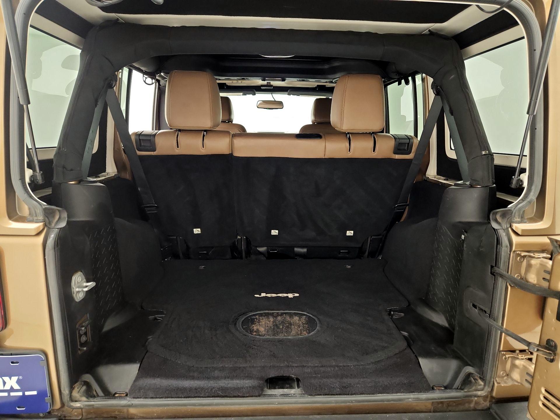 Thumbnail: 2015 Jeep Wrangler - 18