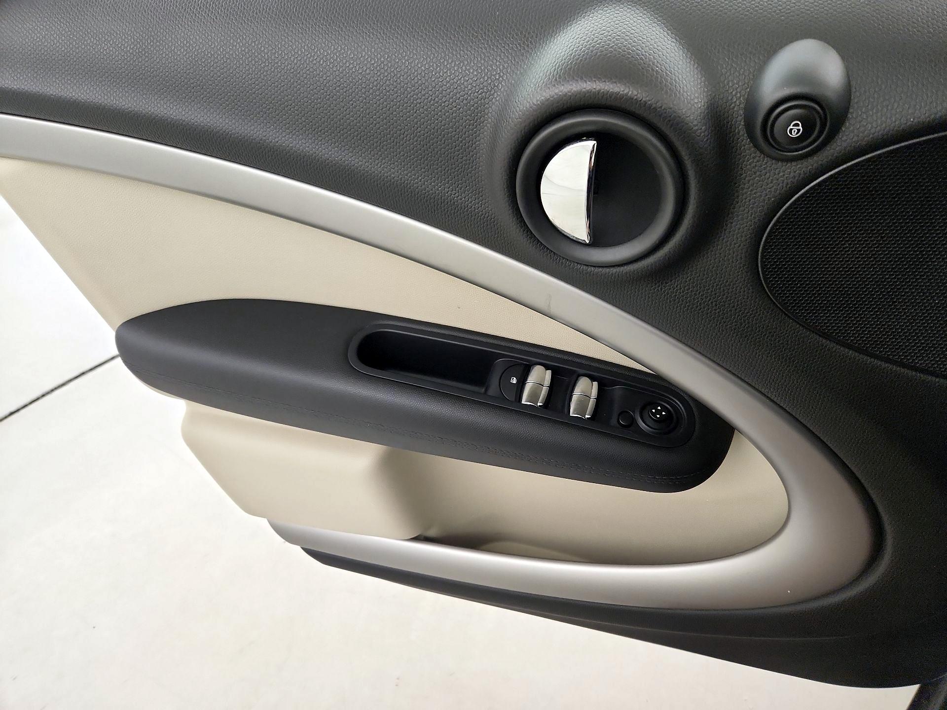 Thumbnail: 2014 MINI Cooper Countryman - 12