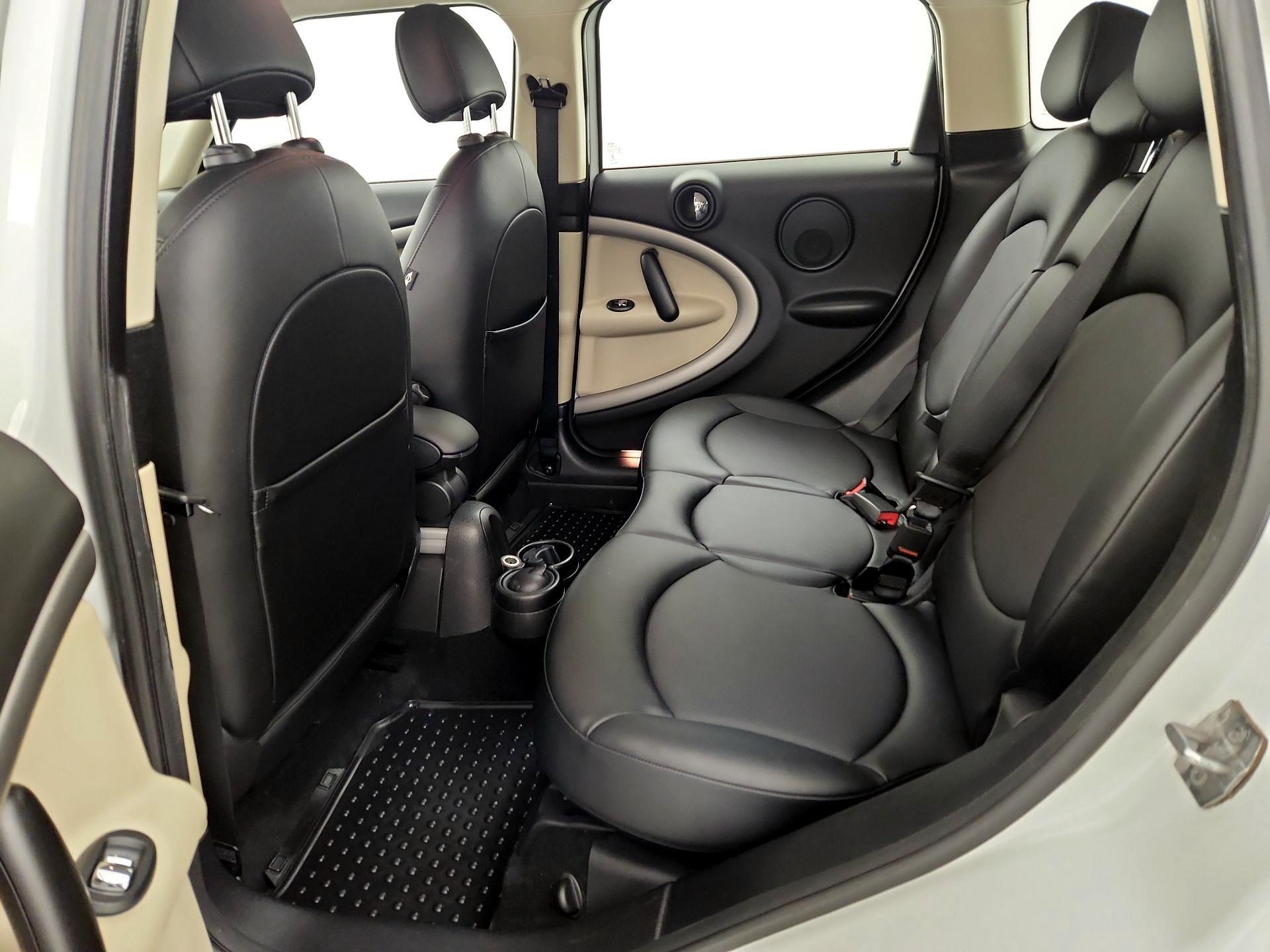 Thumbnail: 2014 MINI Cooper Countryman - 17