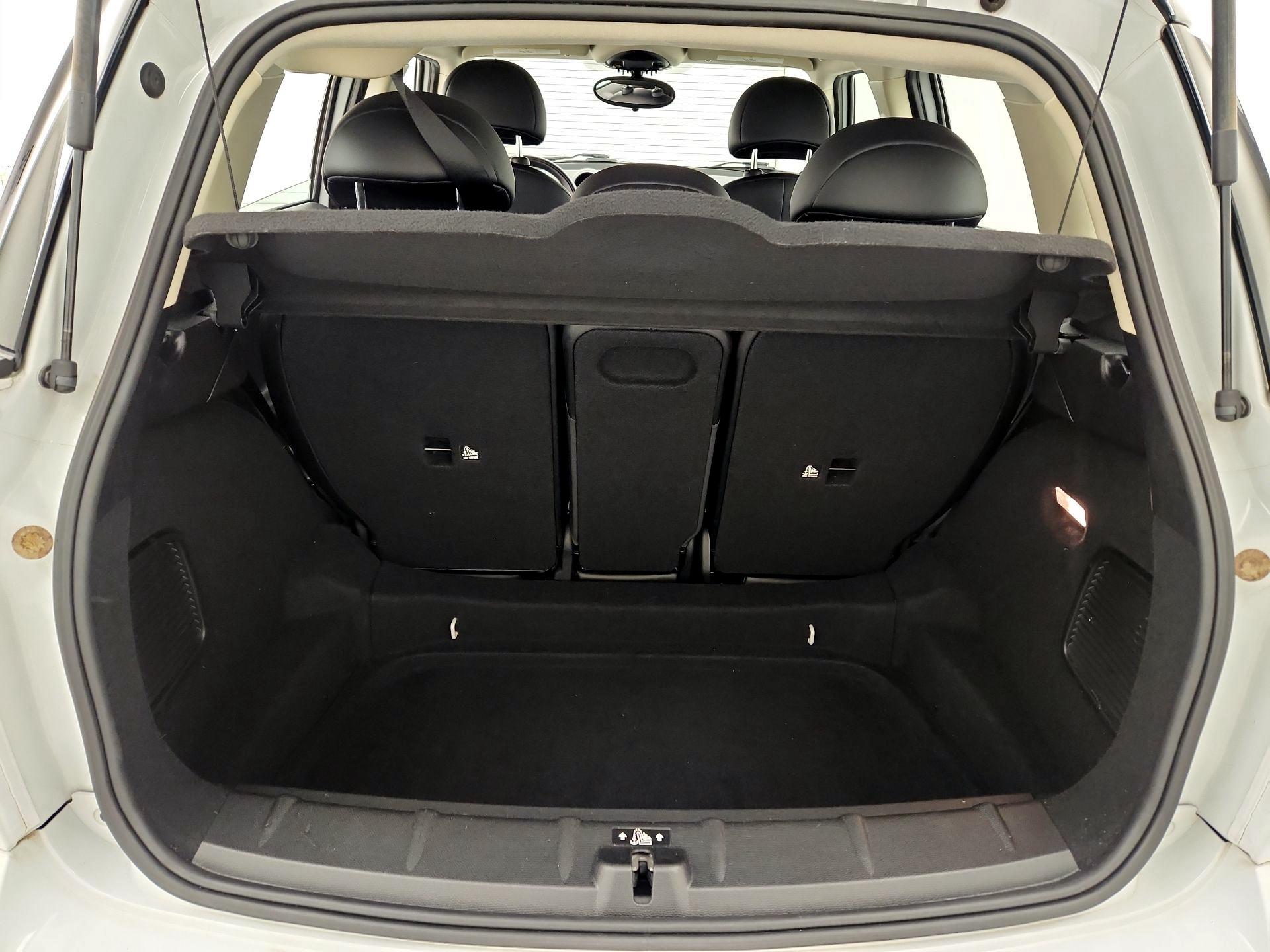 Thumbnail: 2014 MINI Cooper Countryman - 18