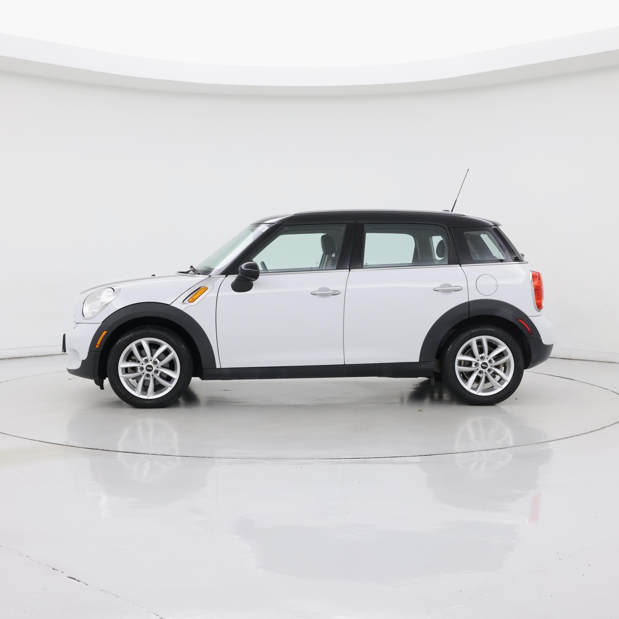 Thumbnail: 2014 MINI Cooper Countryman - 3