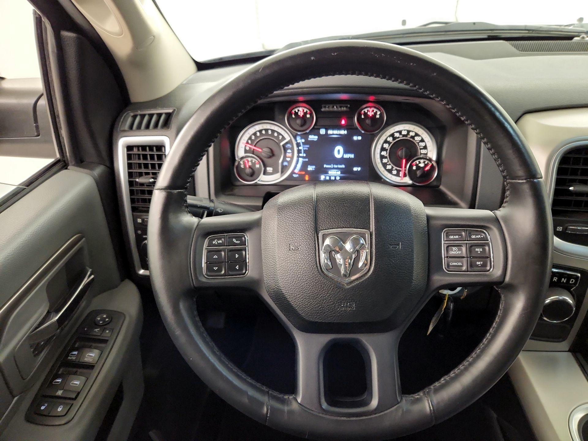 Thumbnail: 2019 RAM 1500 Classic - 10