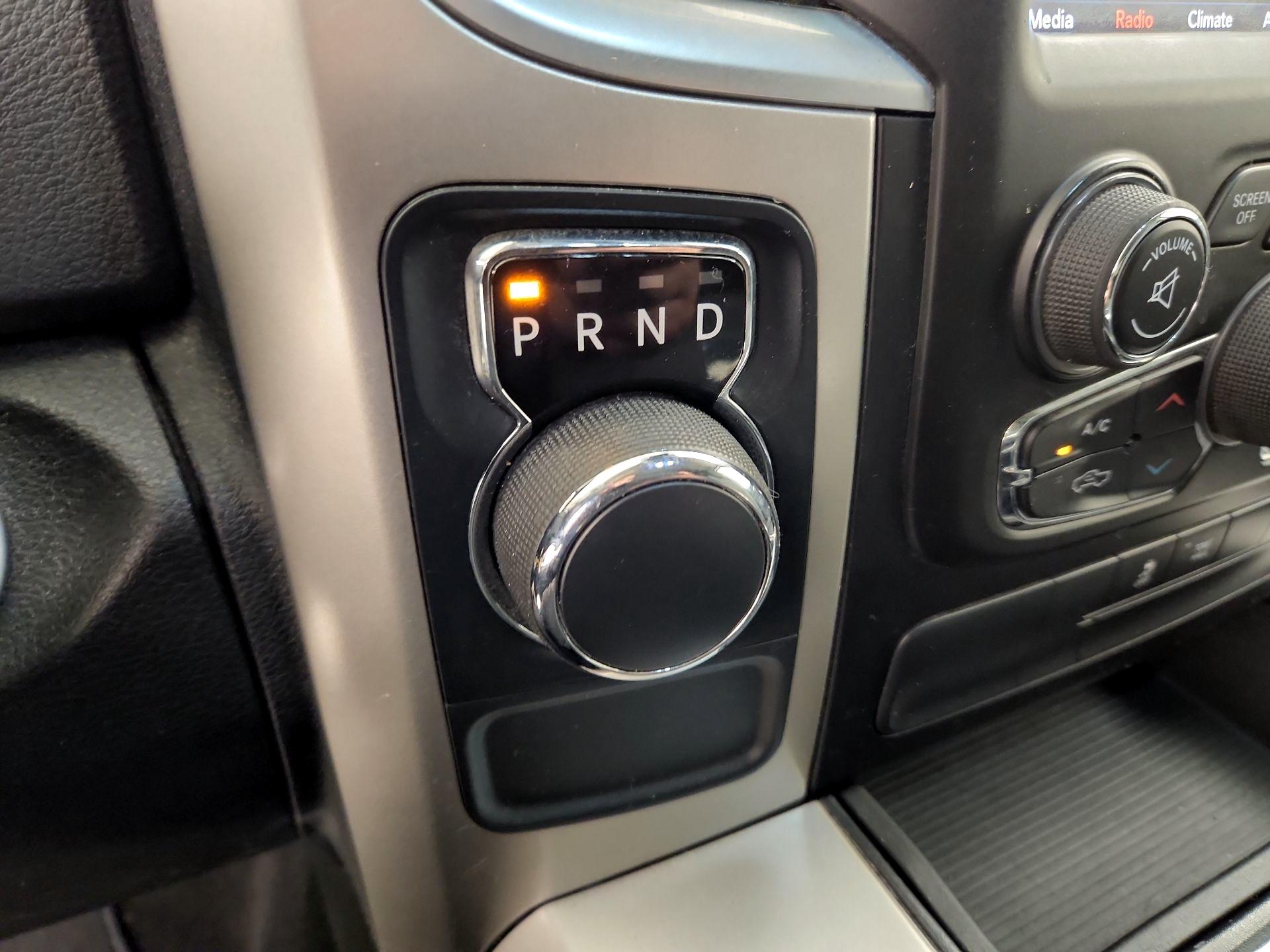 Thumbnail: 2019 RAM 1500 Classic - 17