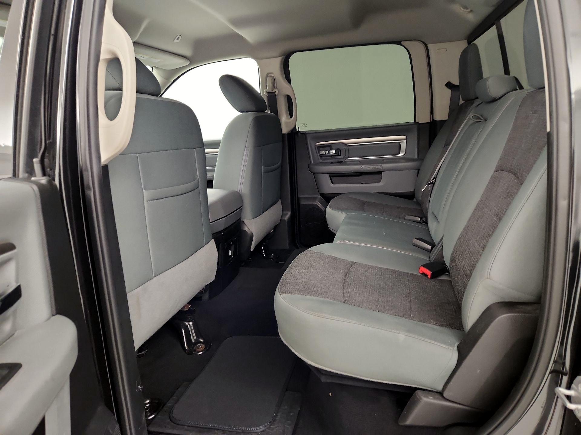 Thumbnail: 2019 RAM 1500 Classic - 19