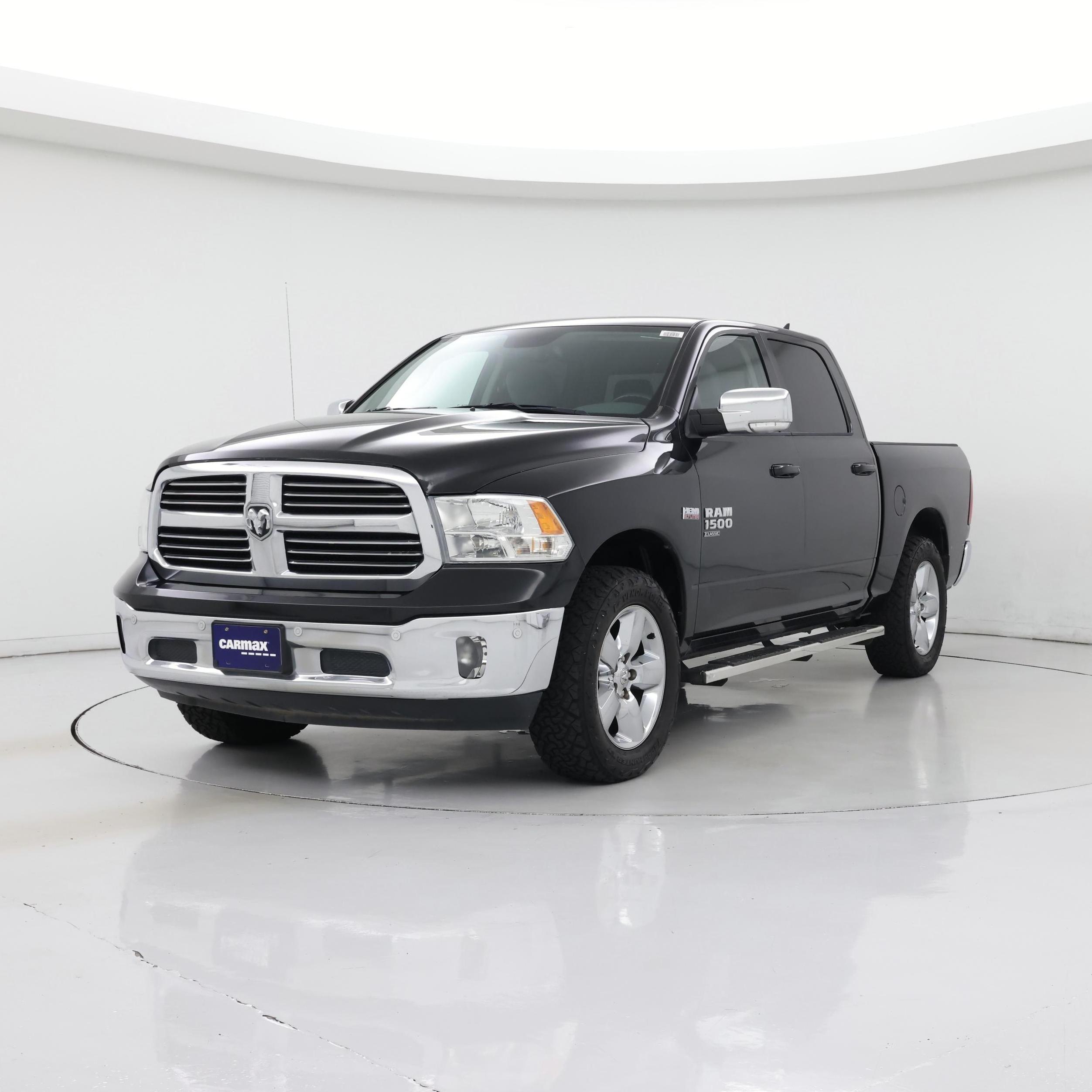 Thumbnail: 2019 RAM 1500 Classic - 4