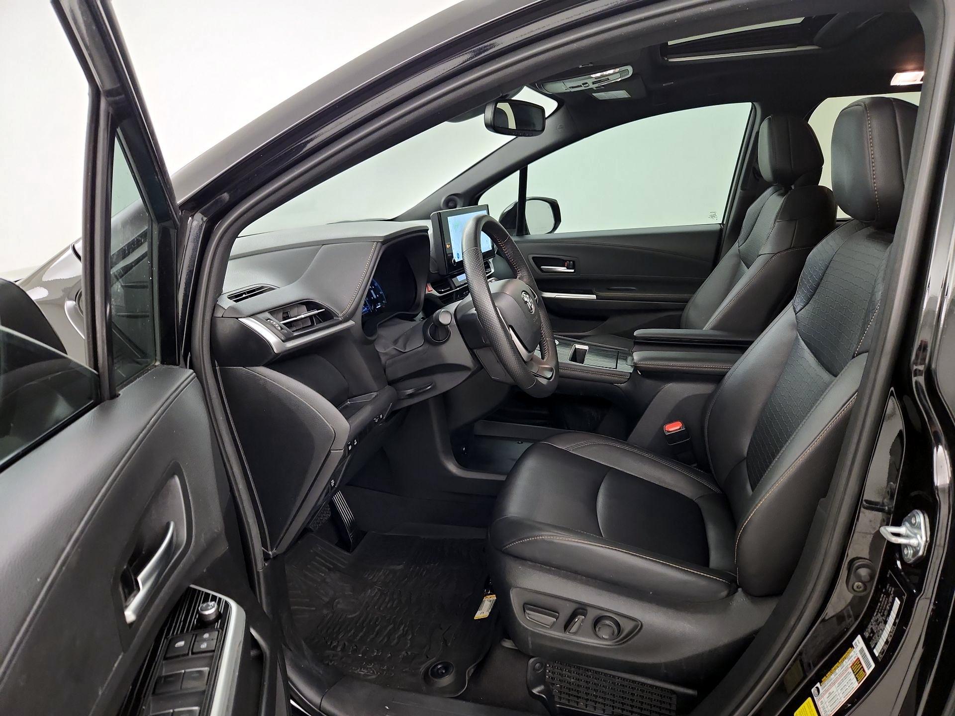 Thumbnail: 2025 Toyota Sienna - 11