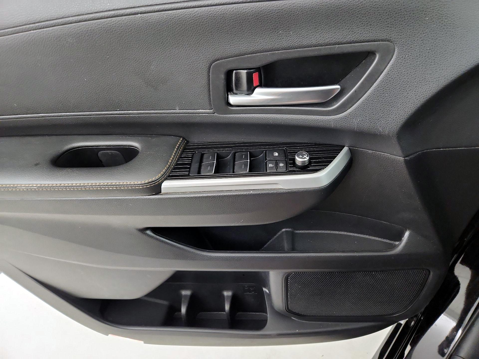 Thumbnail: 2025 Toyota Sienna - 12