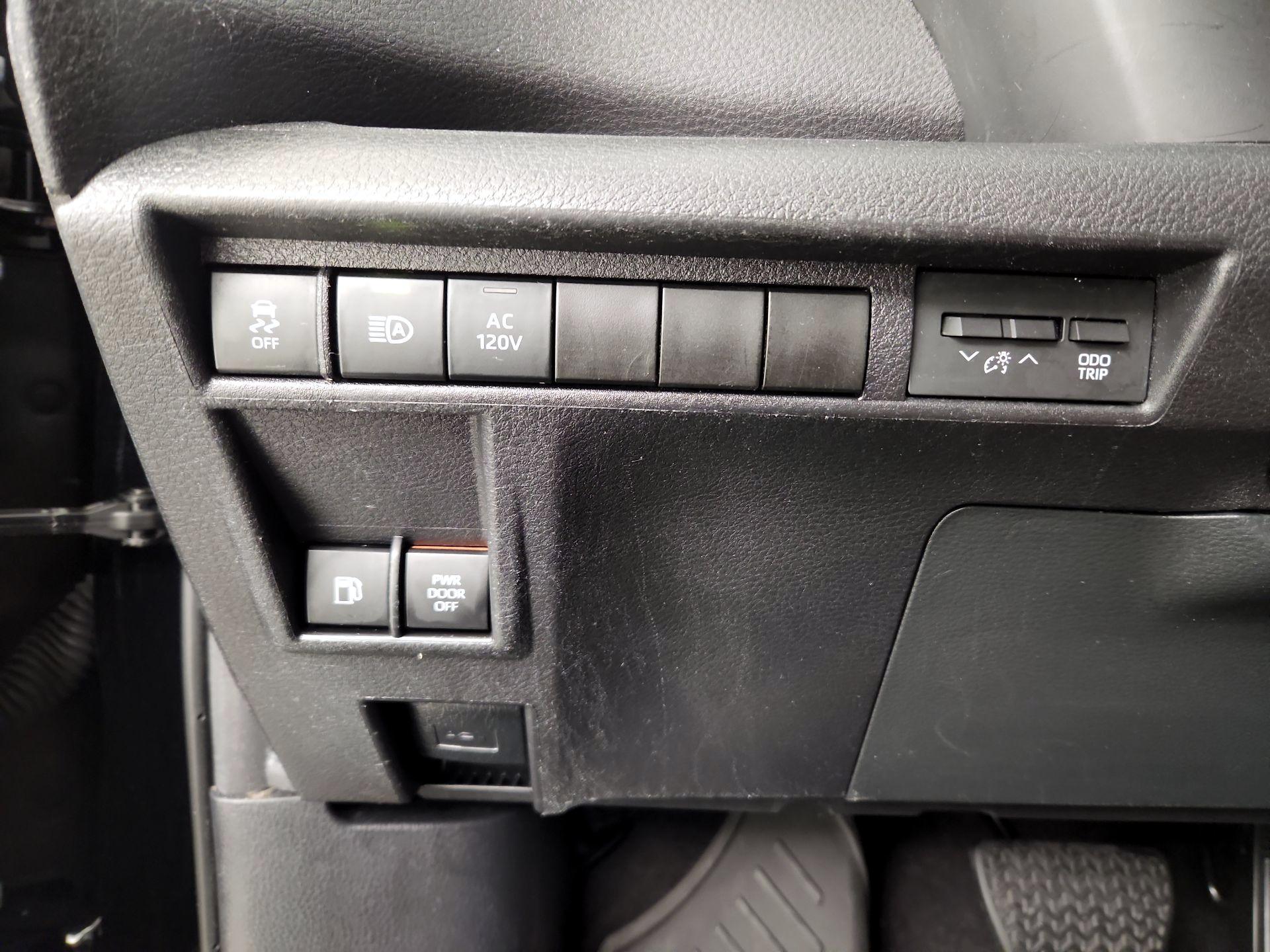 Thumbnail: 2025 Toyota Sienna - 13