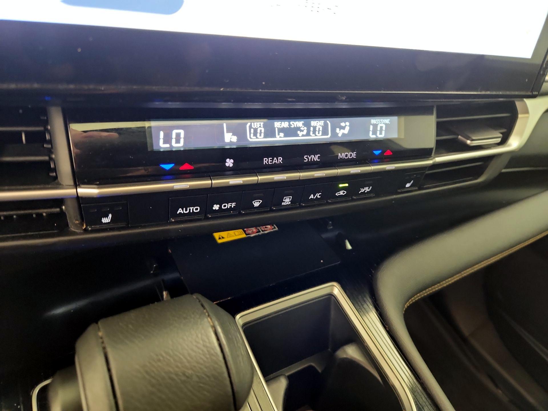 Thumbnail: 2025 Toyota Sienna - 17