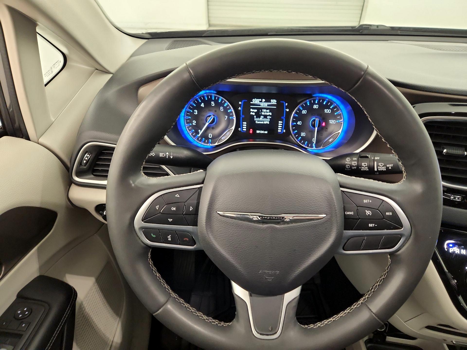 Thumbnail: 2023 Chrysler Voyager - 10