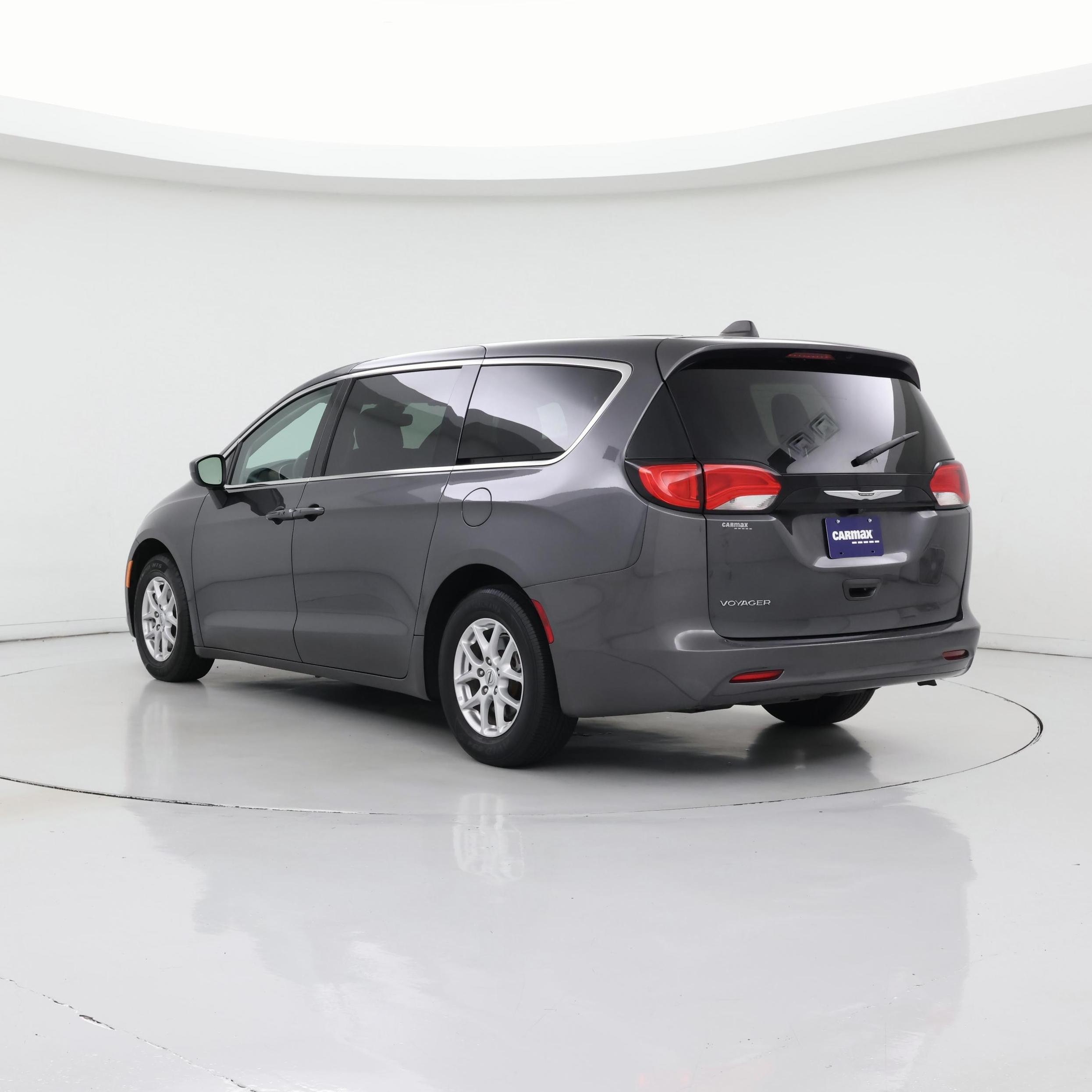 Thumbnail: 2023 Chrysler Voyager - 2