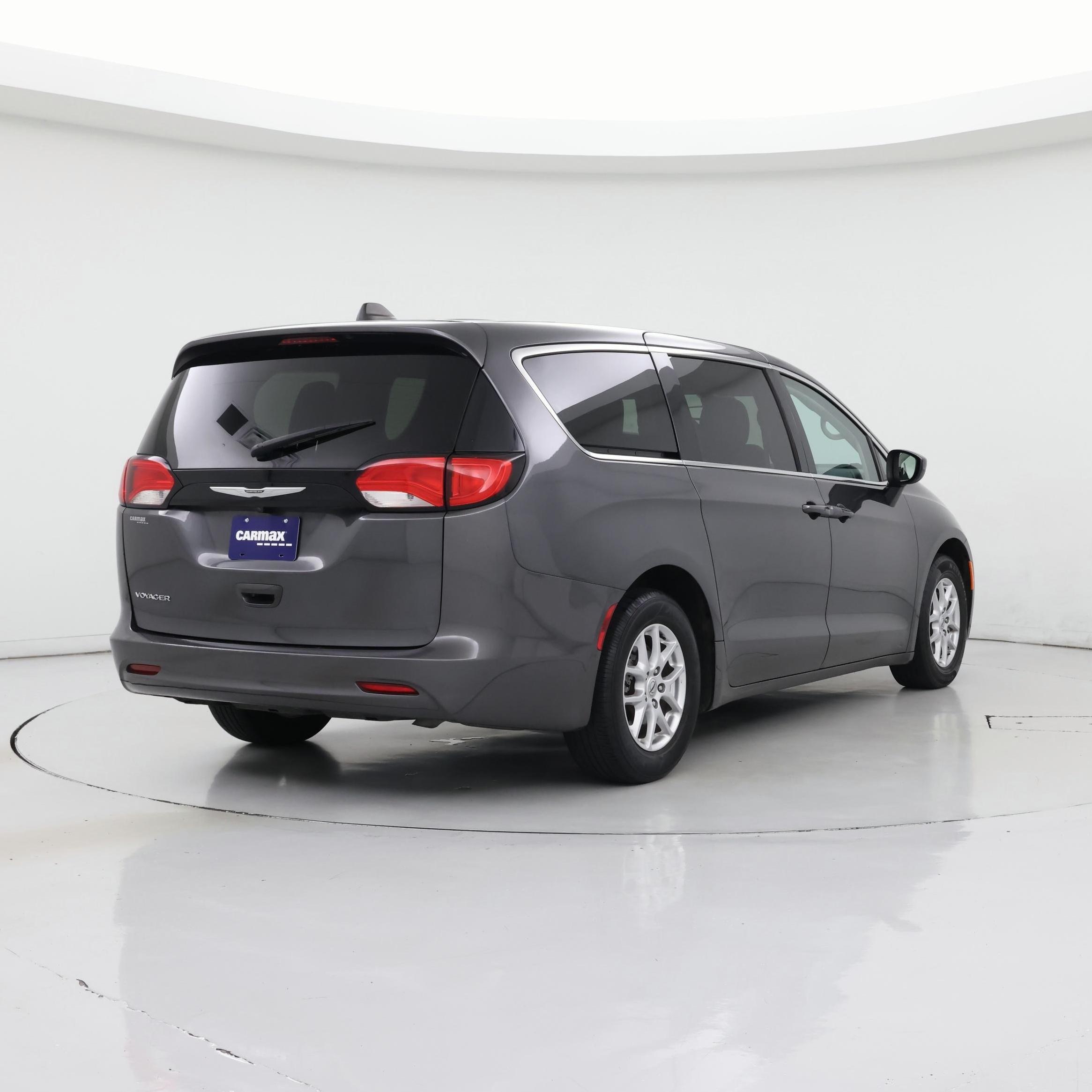 Thumbnail: 2023 Chrysler Voyager - 8
