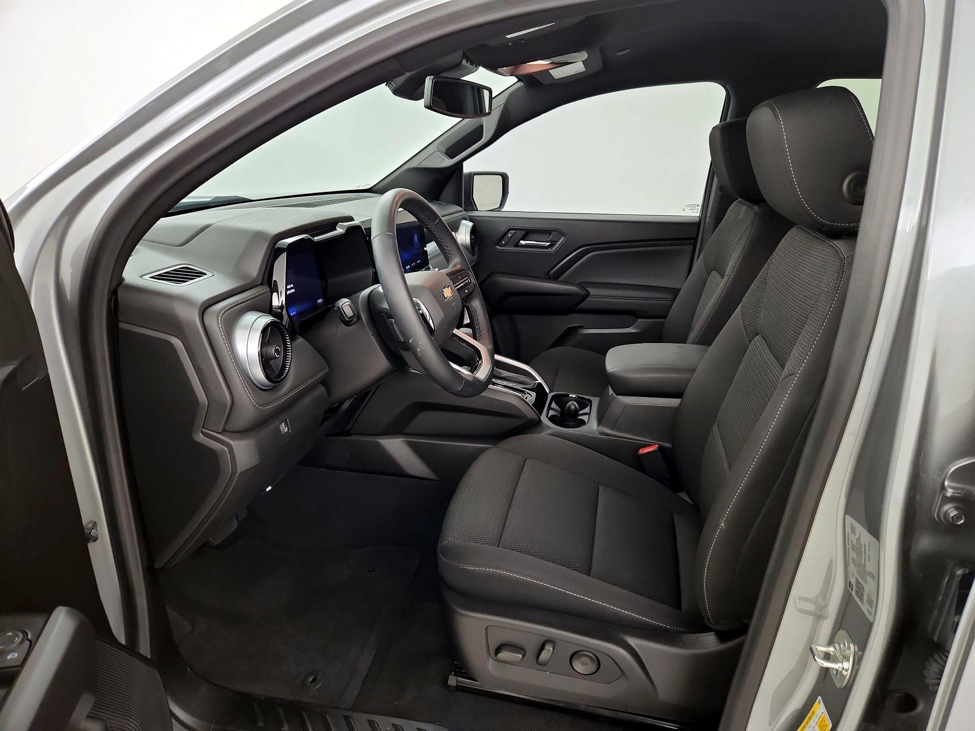 Thumbnail: 2024 Chevrolet Colorado - 11