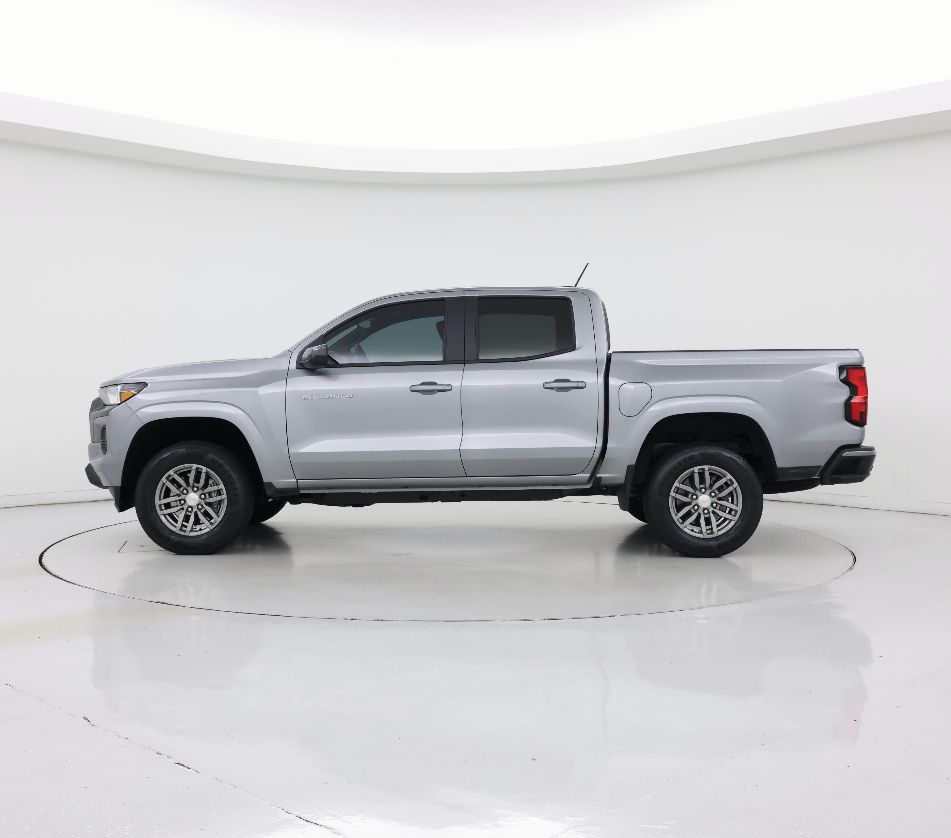 Thumbnail: 2024 Chevrolet Colorado - 3