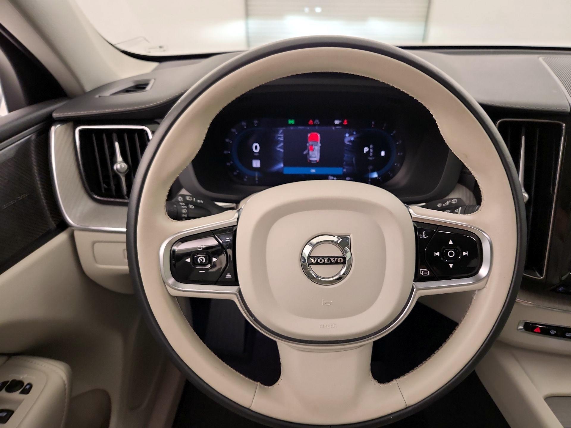 Thumbnail: 2024 Volvo XC60 - 10