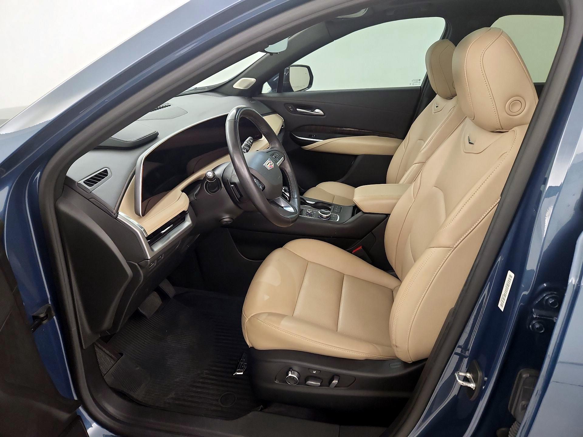 Thumbnail: 2024 Cadillac XT4 - 11