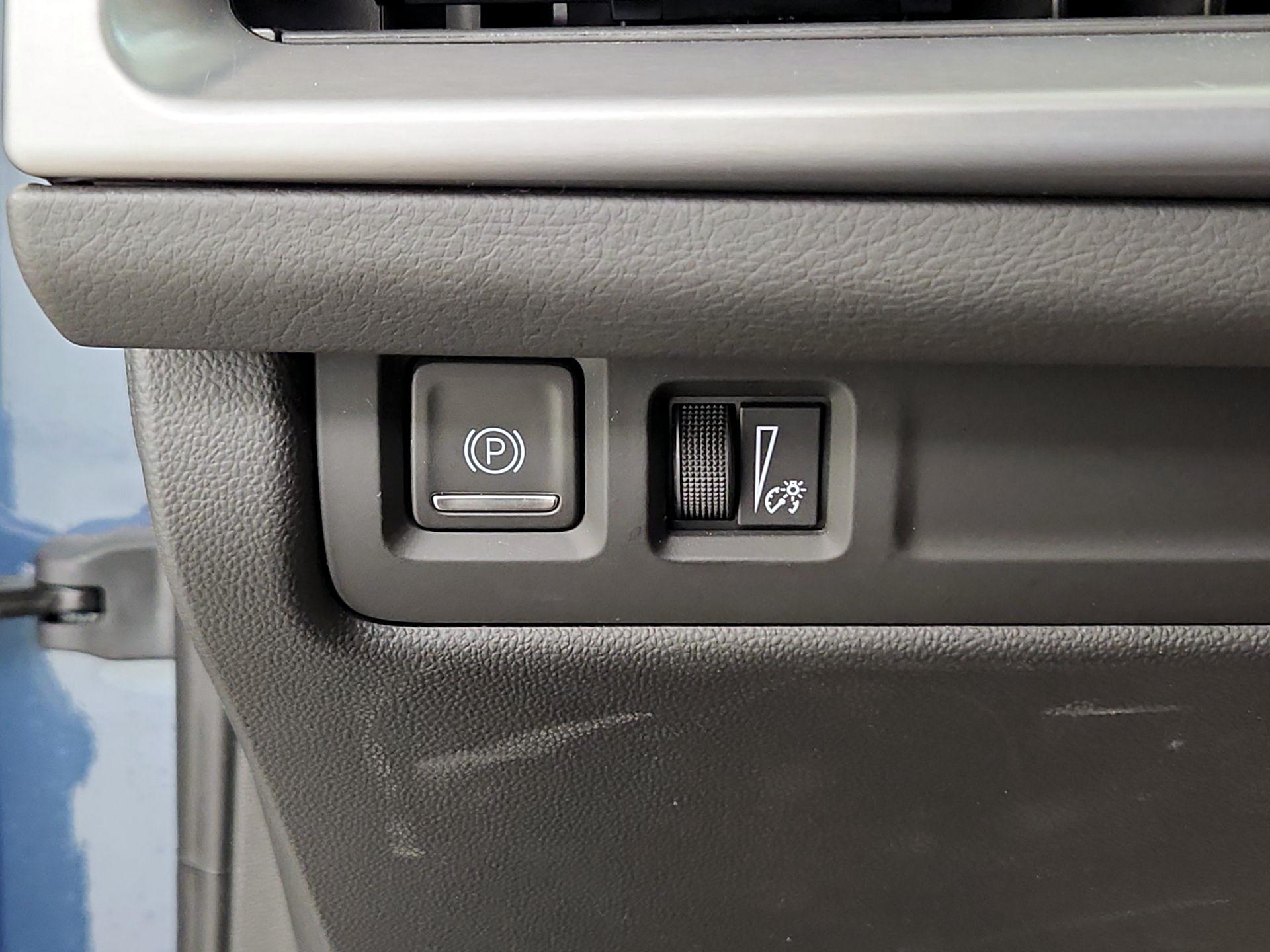 Thumbnail: 2024 Cadillac XT4 - 13