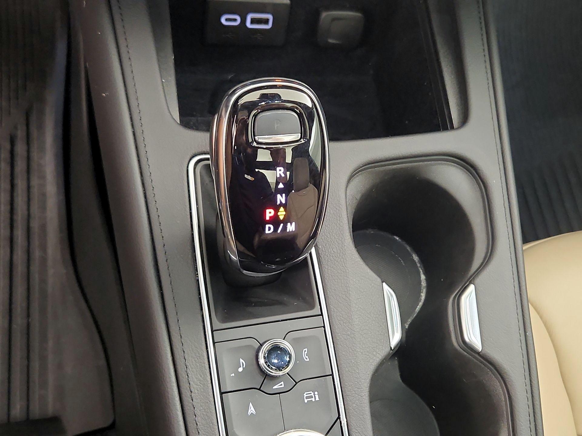 Thumbnail: 2024 Cadillac XT4 - 18