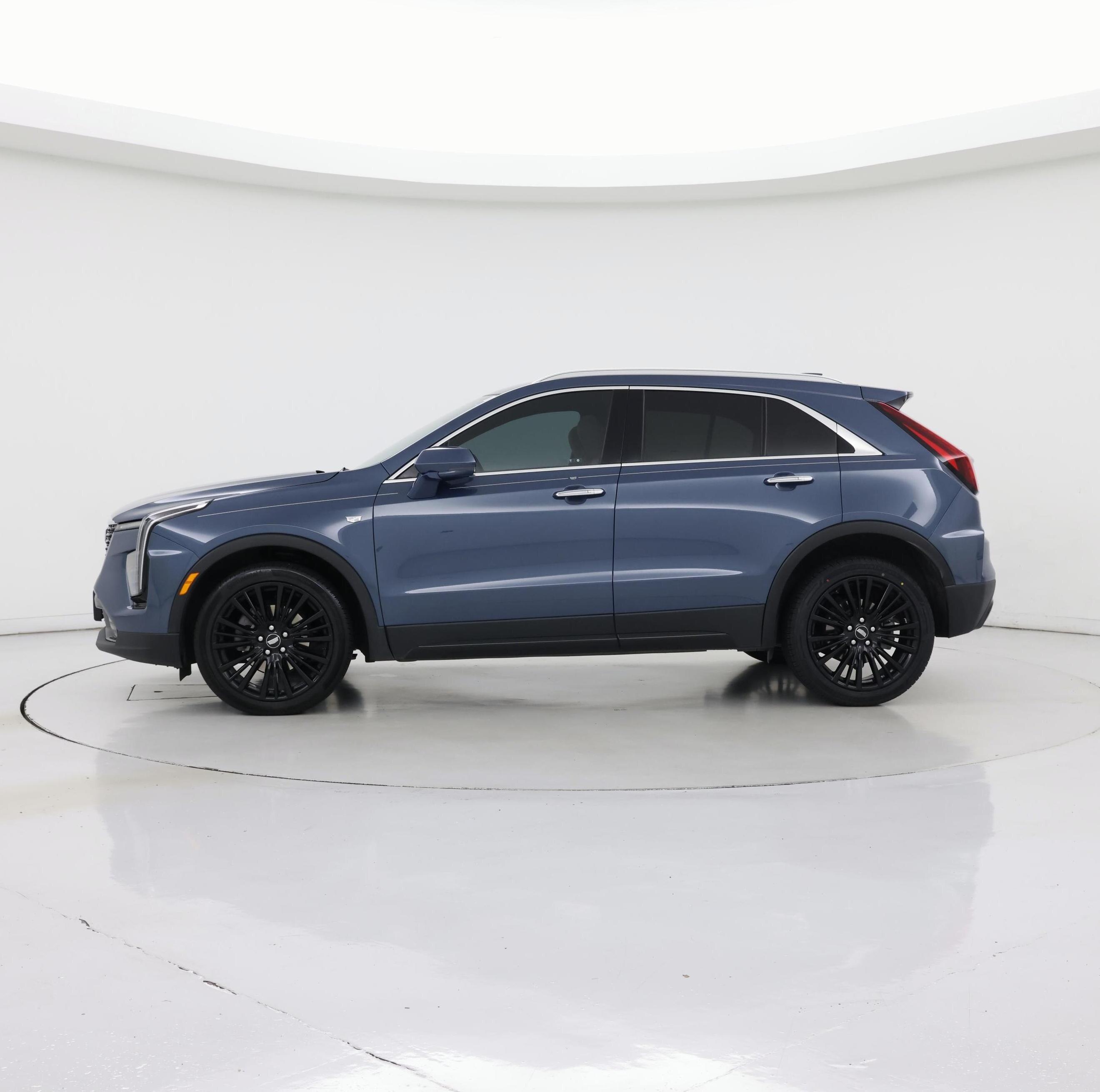 Thumbnail: 2024 Cadillac XT4 - 3