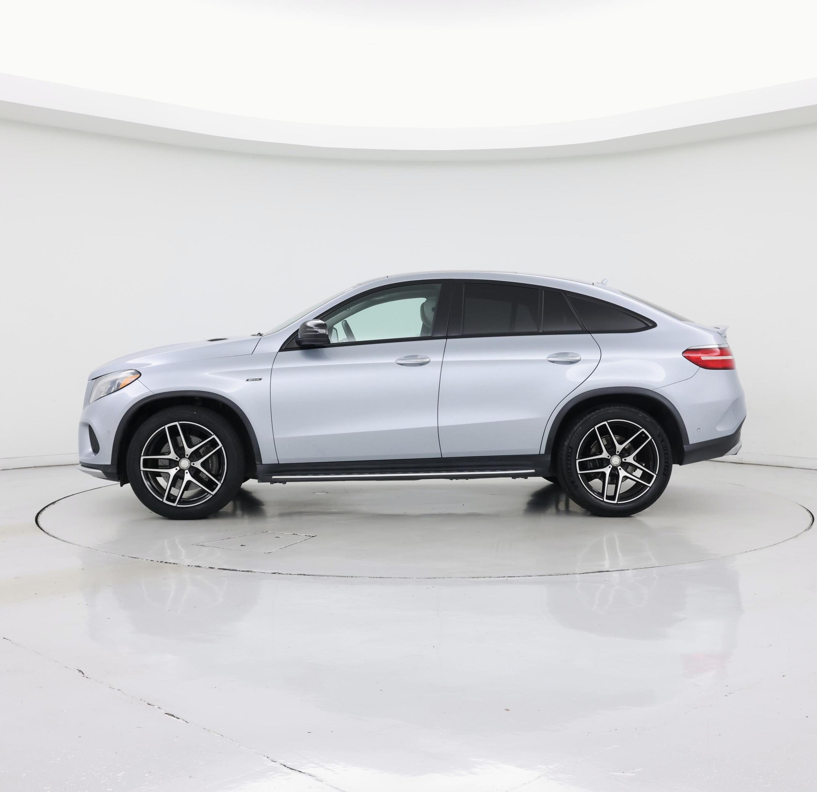 Thumbnail: 2016 Mercedes-Benz GLE - 3