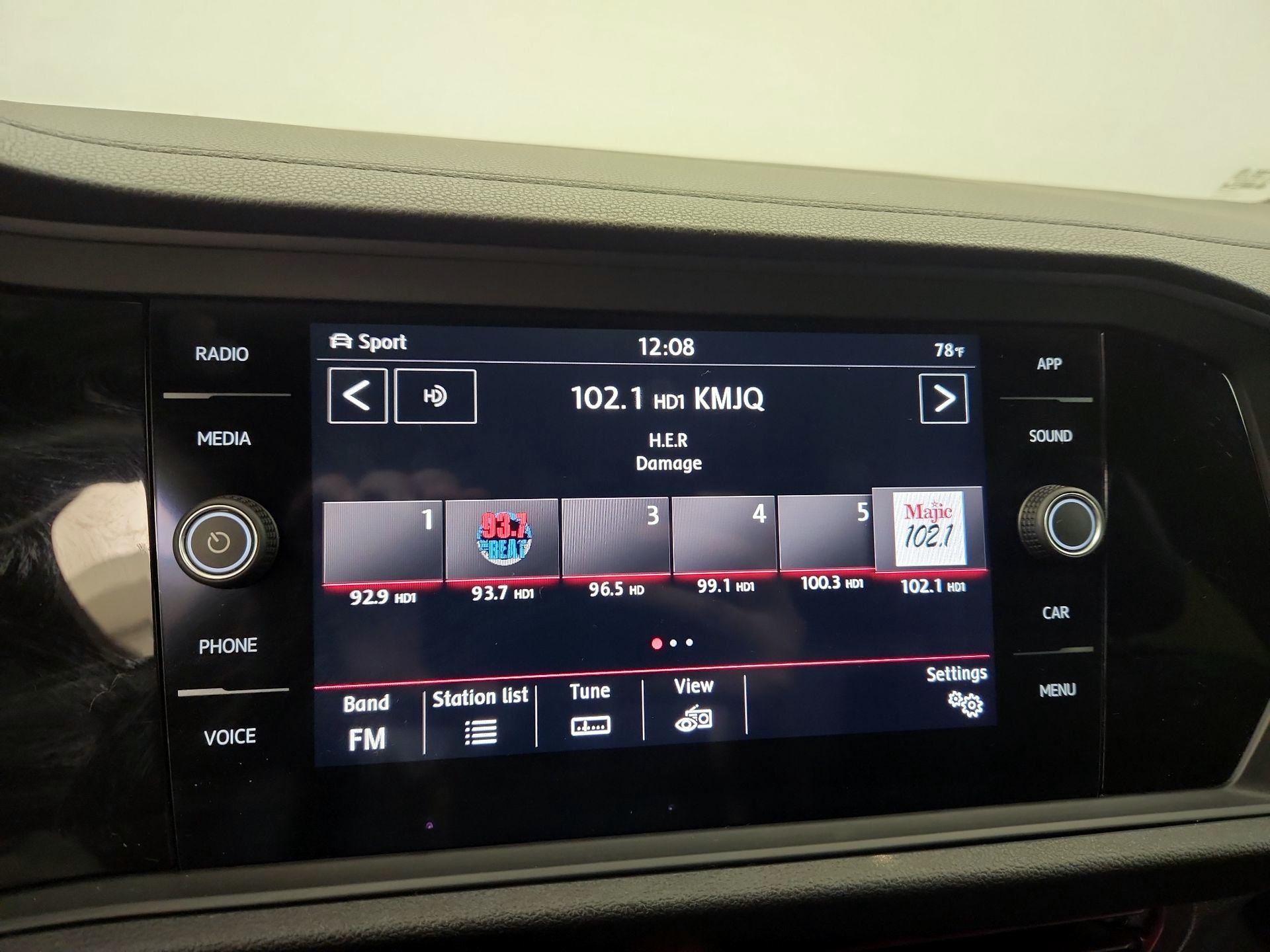 Thumbnail: 2019 Volkswagen Jetta - 15