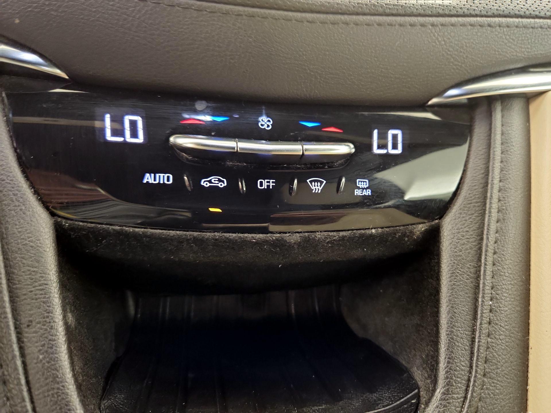 Thumbnail: 2019 Cadillac XT5 - 16