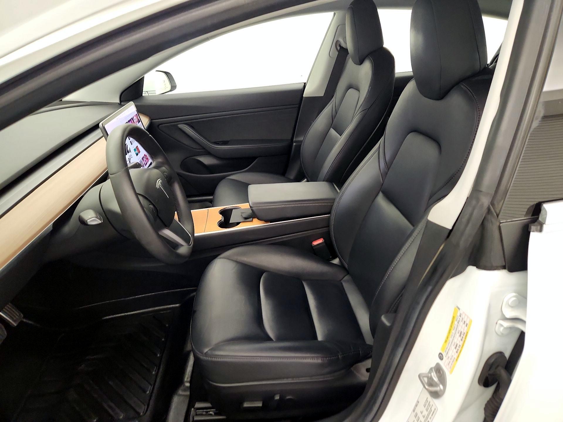Thumbnail: 2019 Tesla Model 3 - 11
