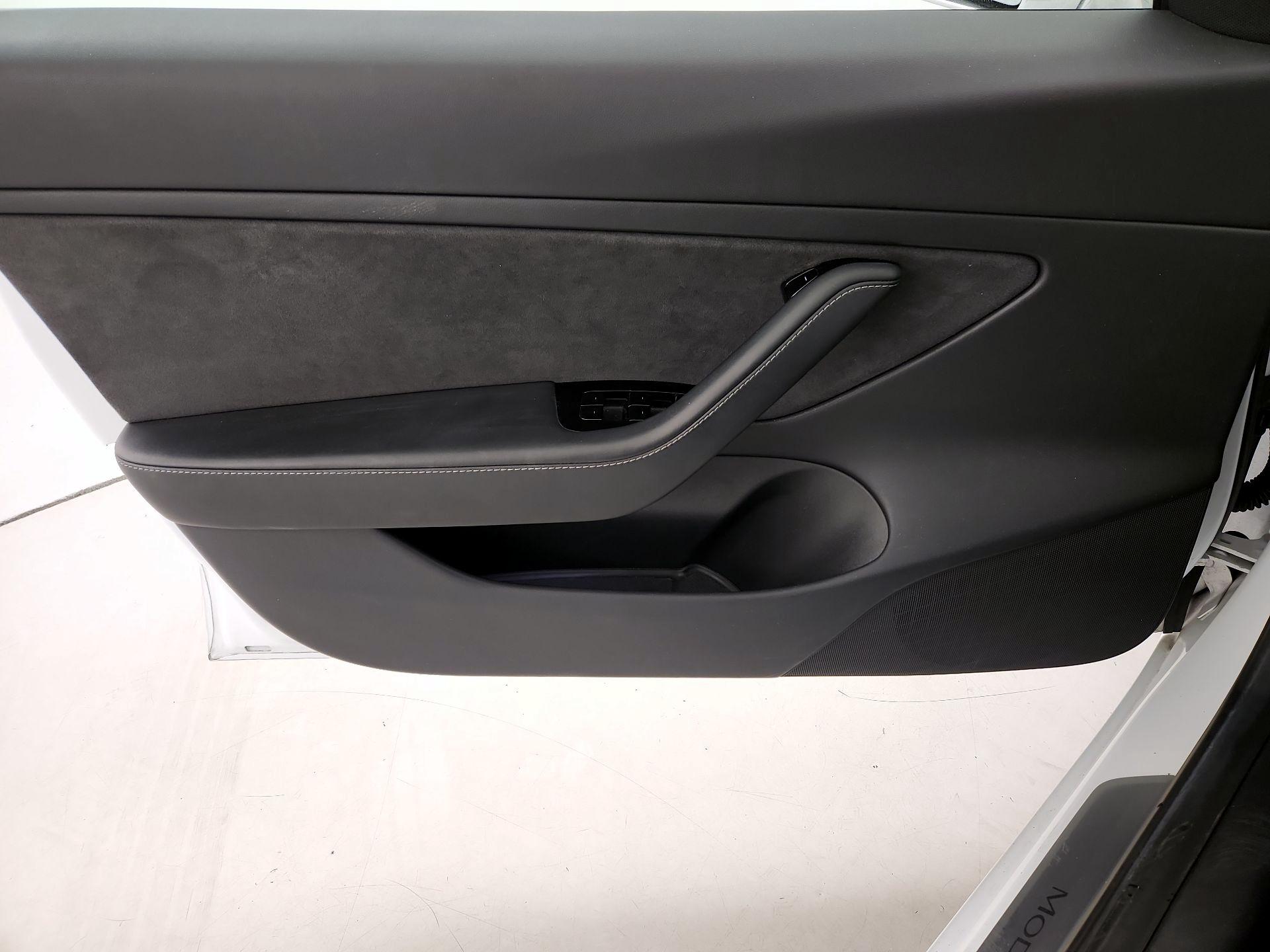 Thumbnail: 2019 Tesla Model 3 - 12