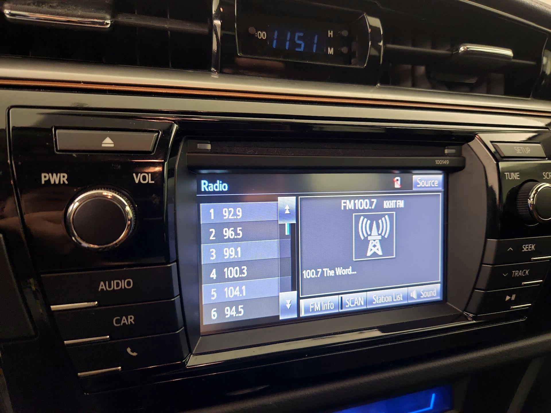 Thumbnail: 2015 Toyota Corolla - 15