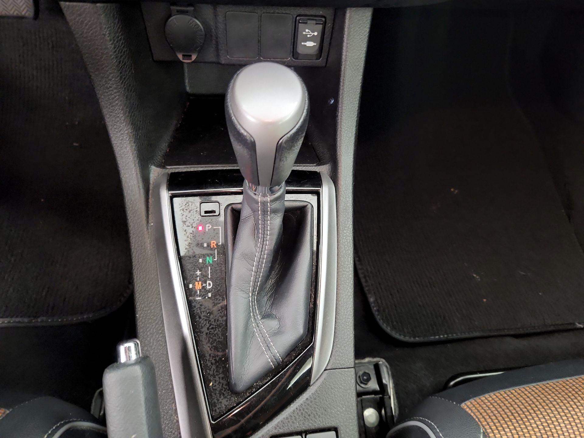 Thumbnail: 2015 Toyota Corolla - 17