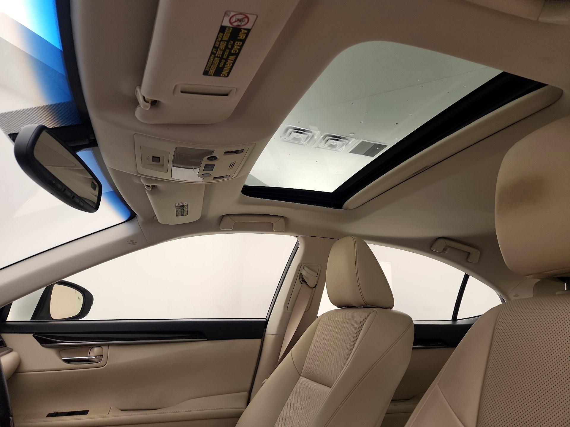 Thumbnail: 2014 Lexus ES - 19